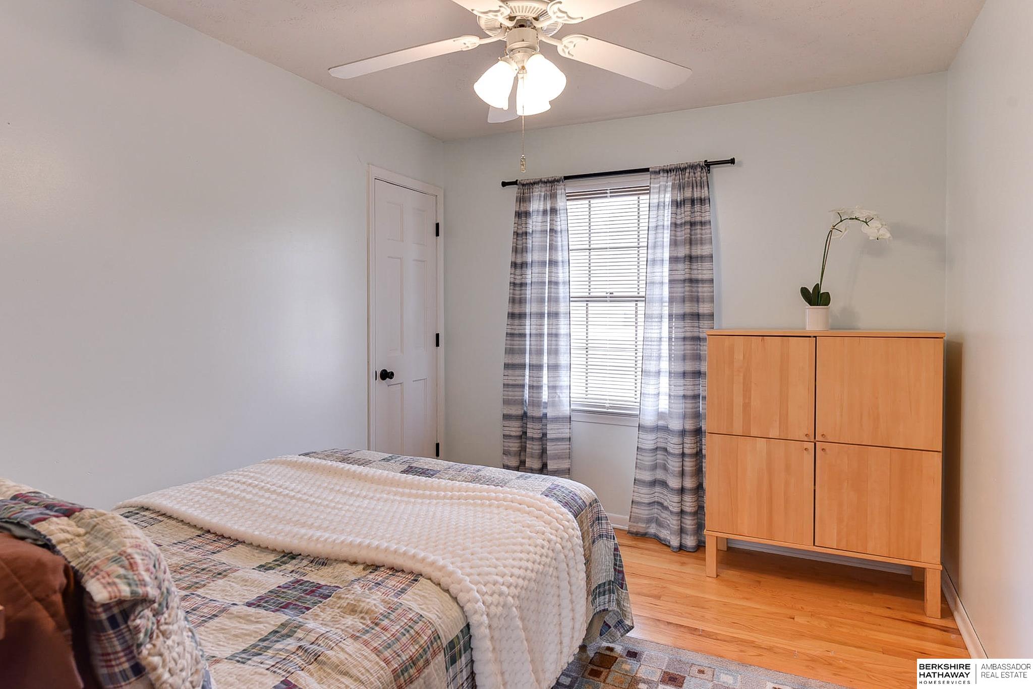 10105 Mockingbird Drive
