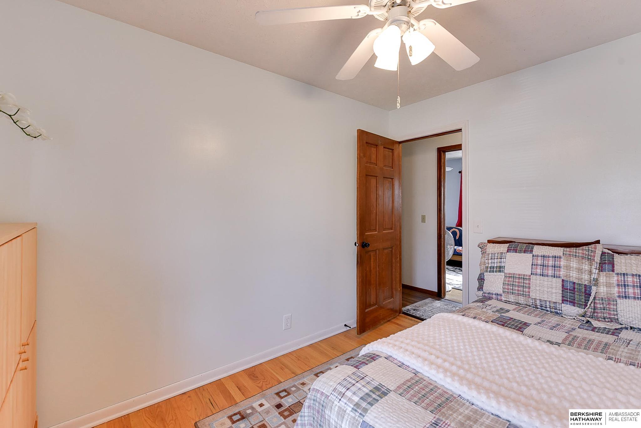 10105 Mockingbird Drive