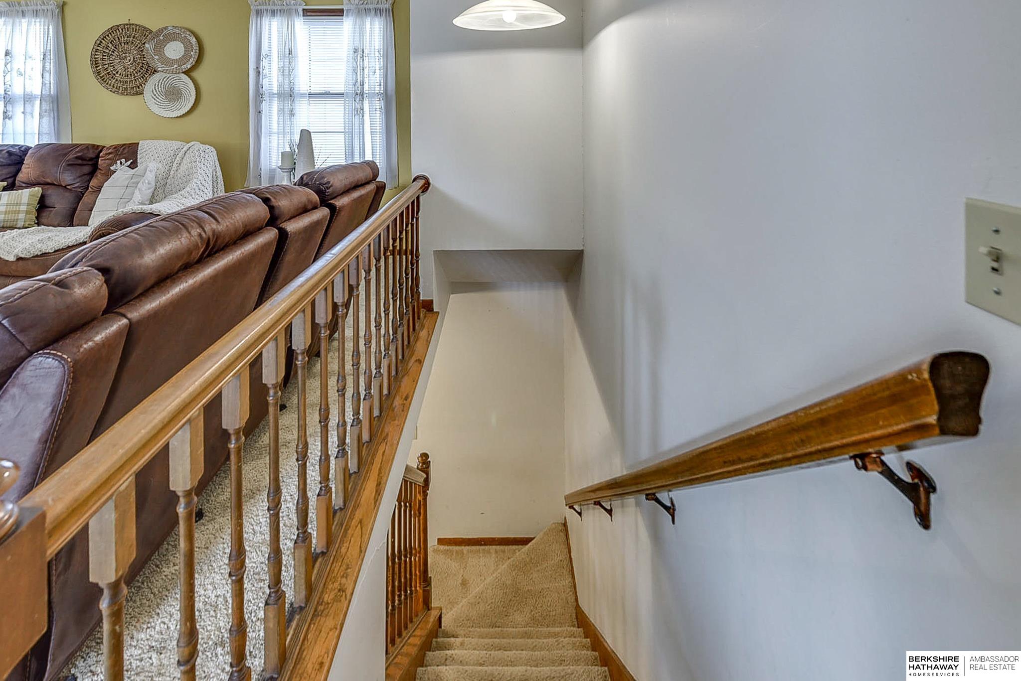 10105 Mockingbird Drive