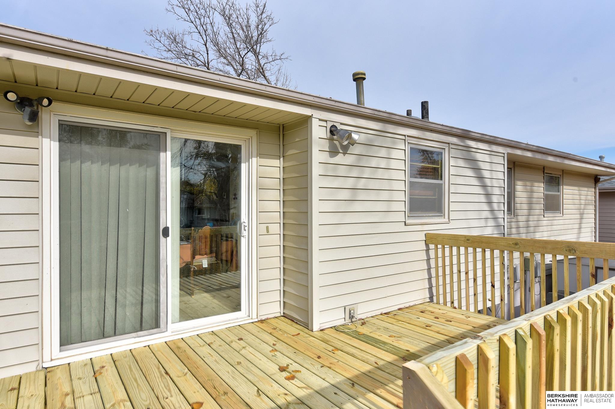 10105 Mockingbird Drive