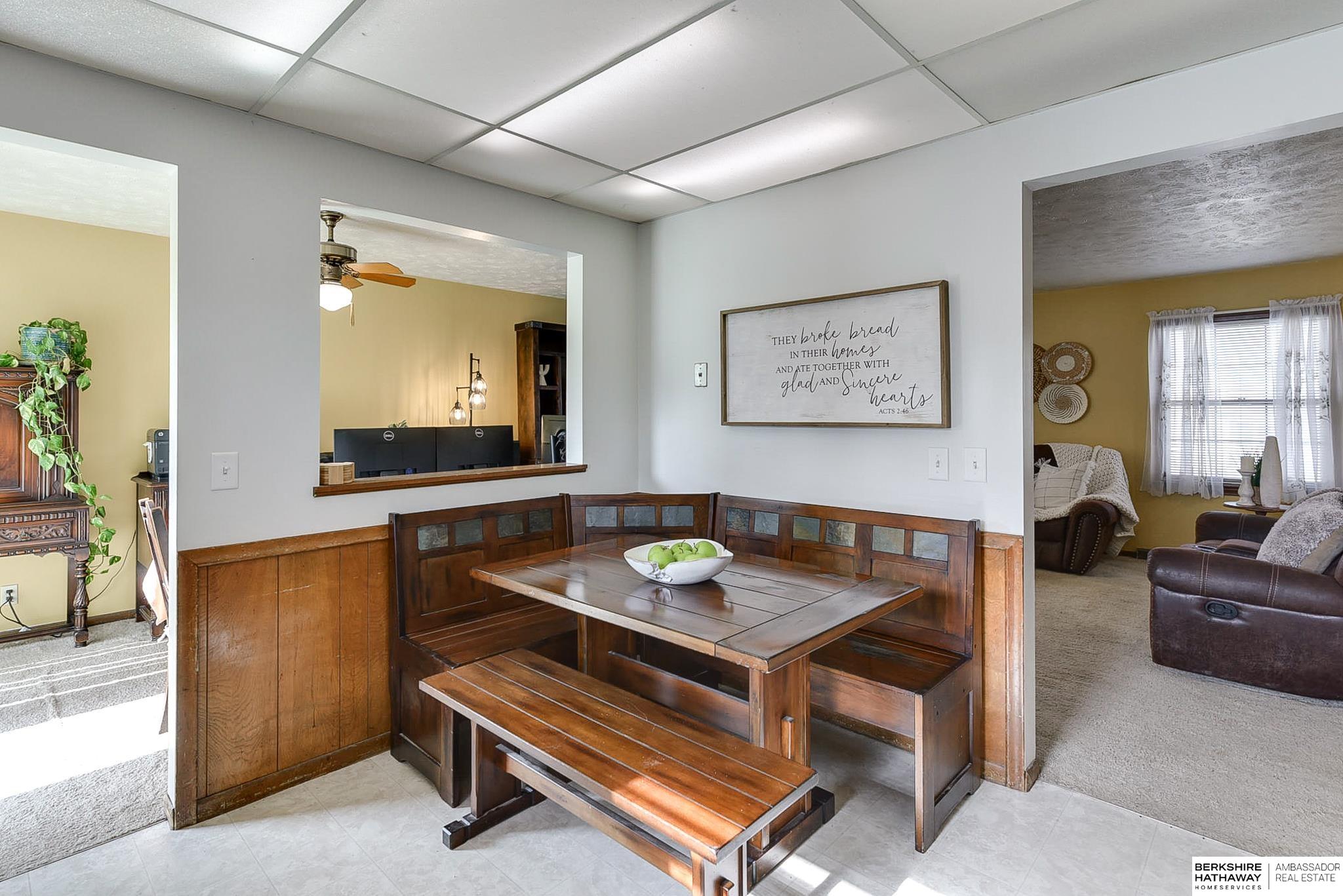 10105 Mockingbird Drive