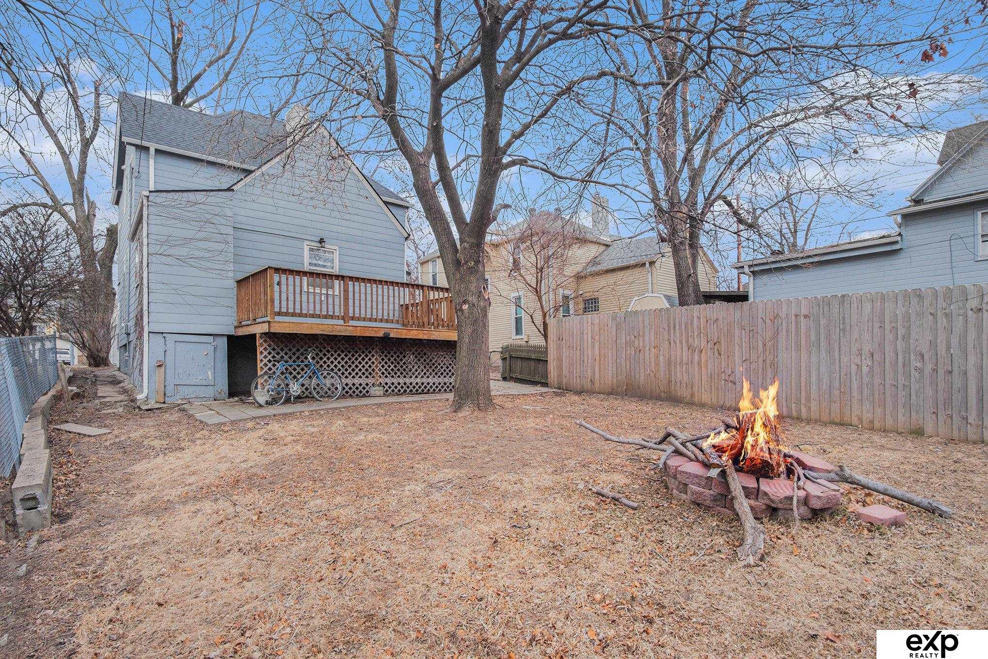 608 N 41 Avenue