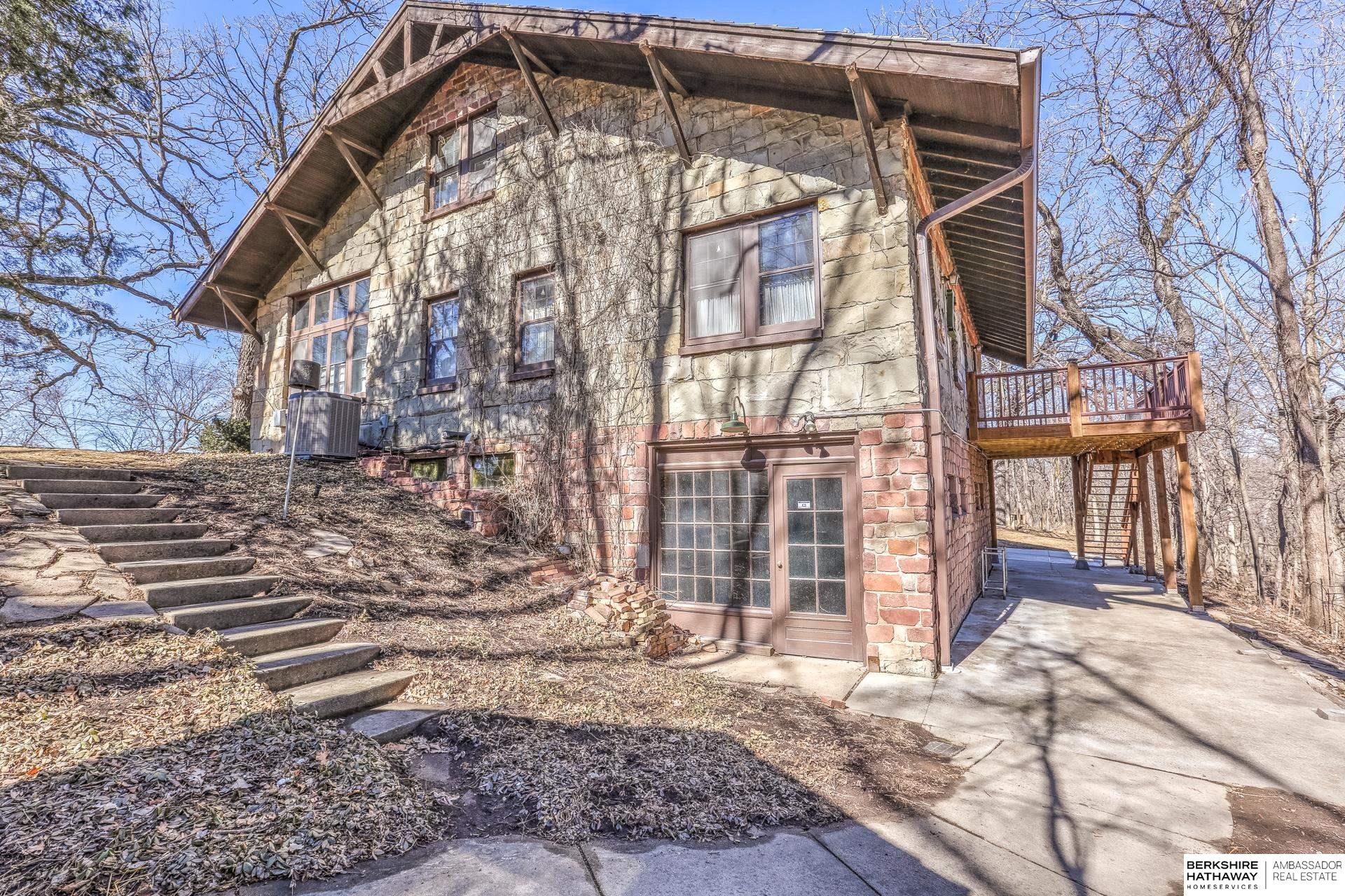 711 Bellevue Boulevard S