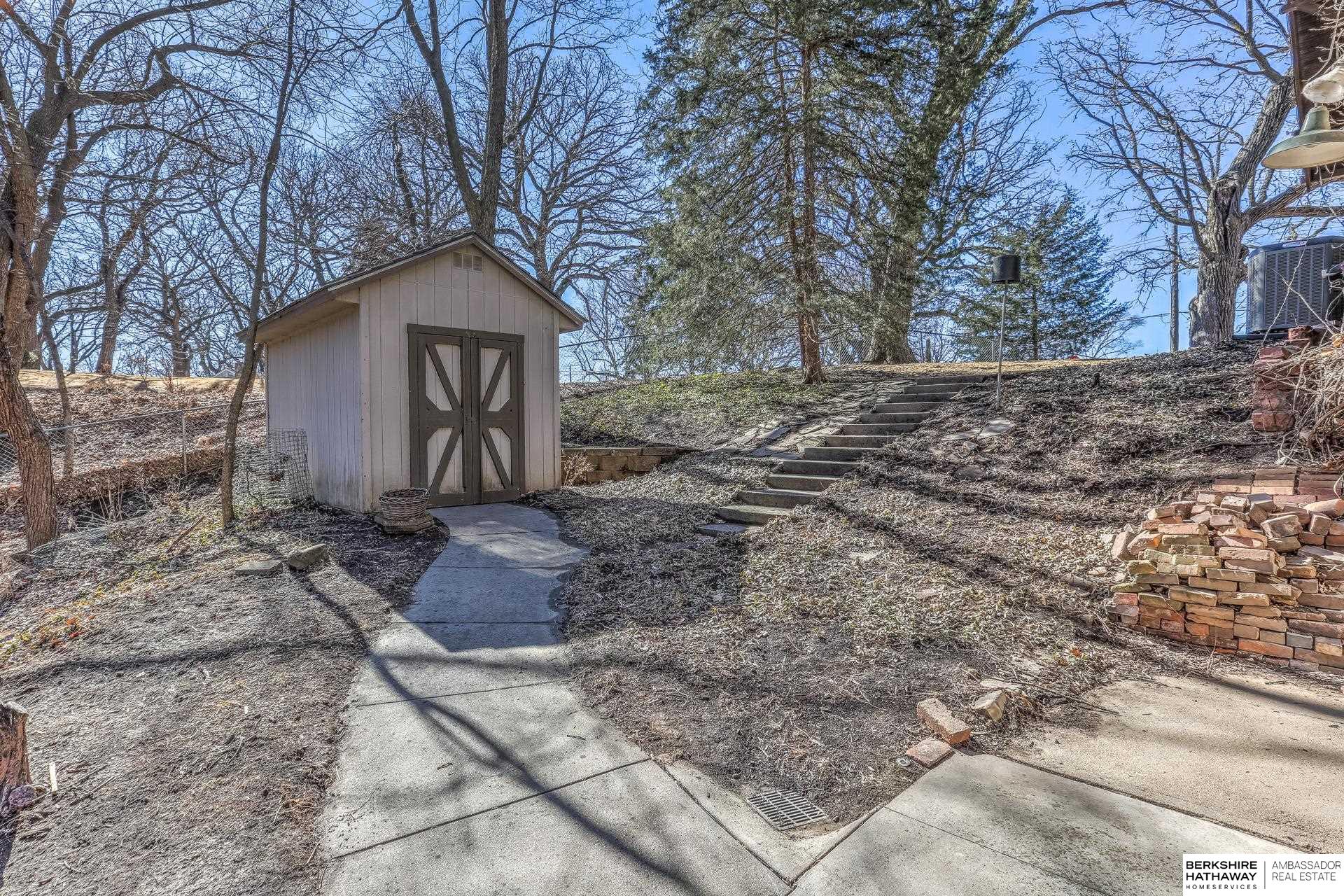 711 Bellevue Boulevard S