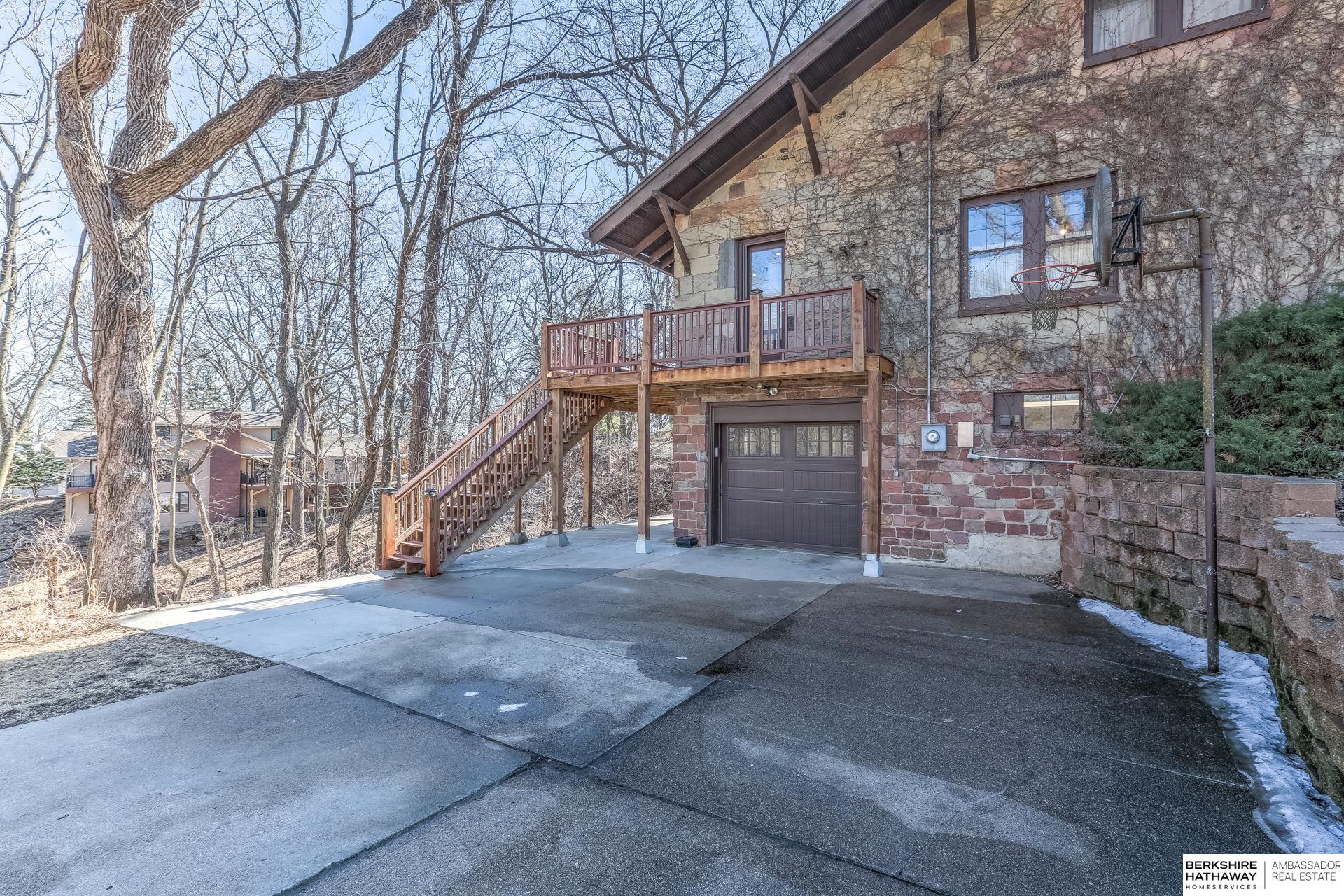 711 Bellevue Boulevard S