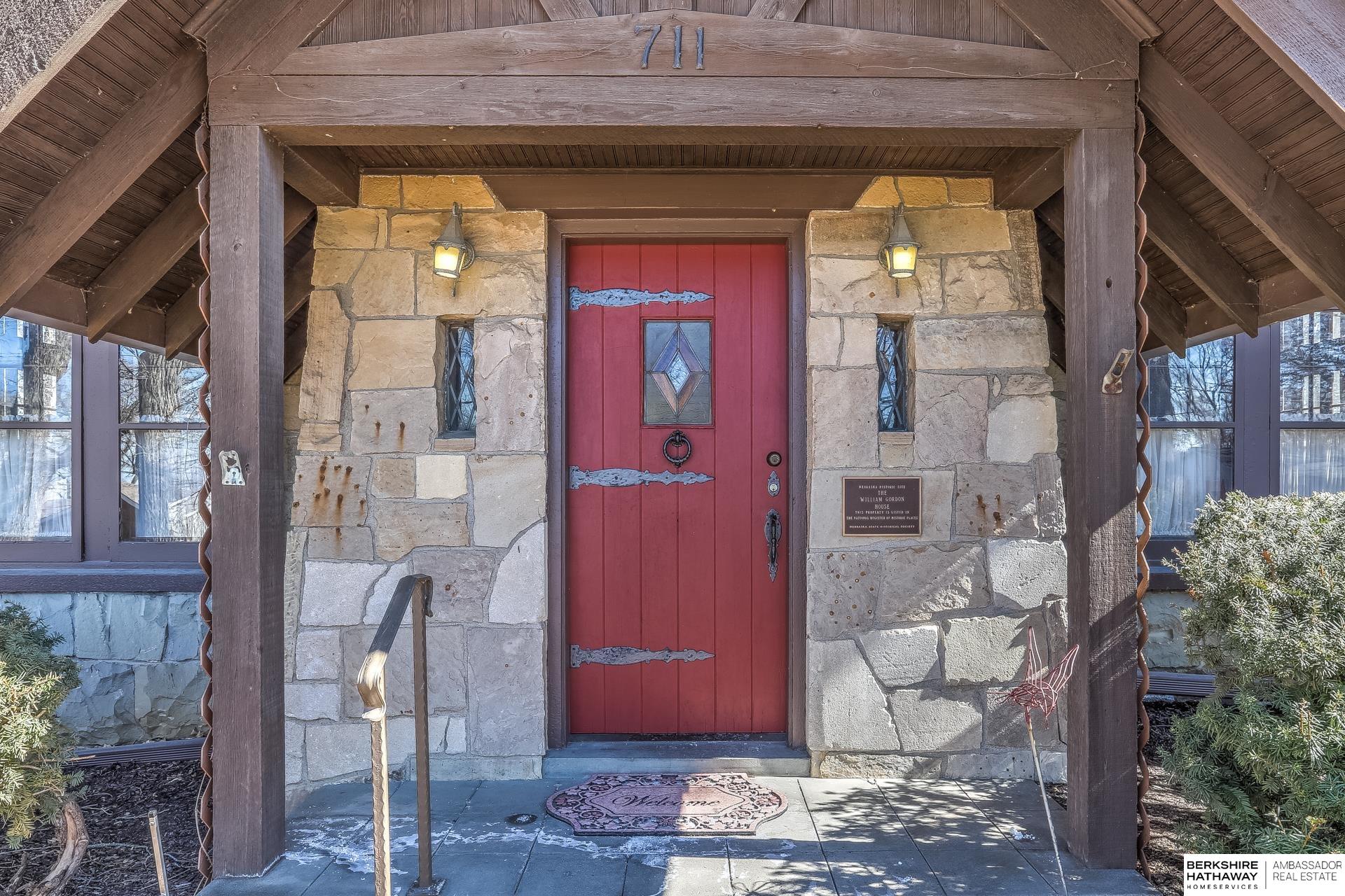 711 Bellevue Boulevard S