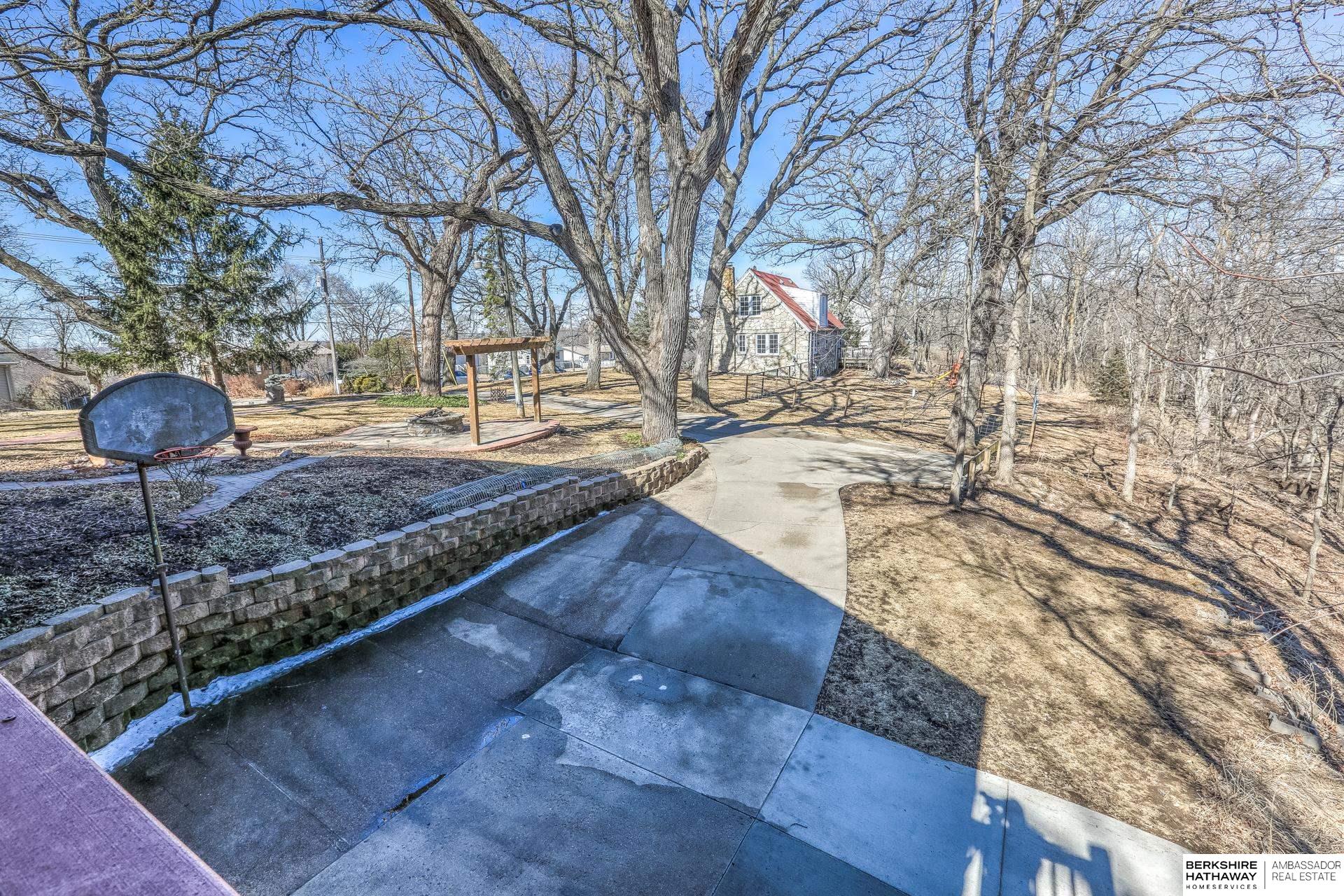 711 Bellevue Boulevard S
