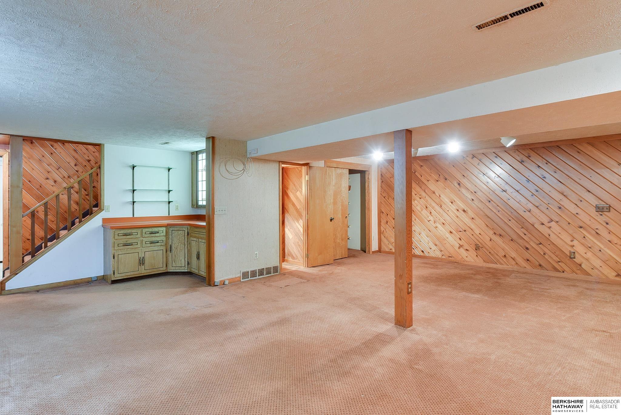 607 Meadow Road
