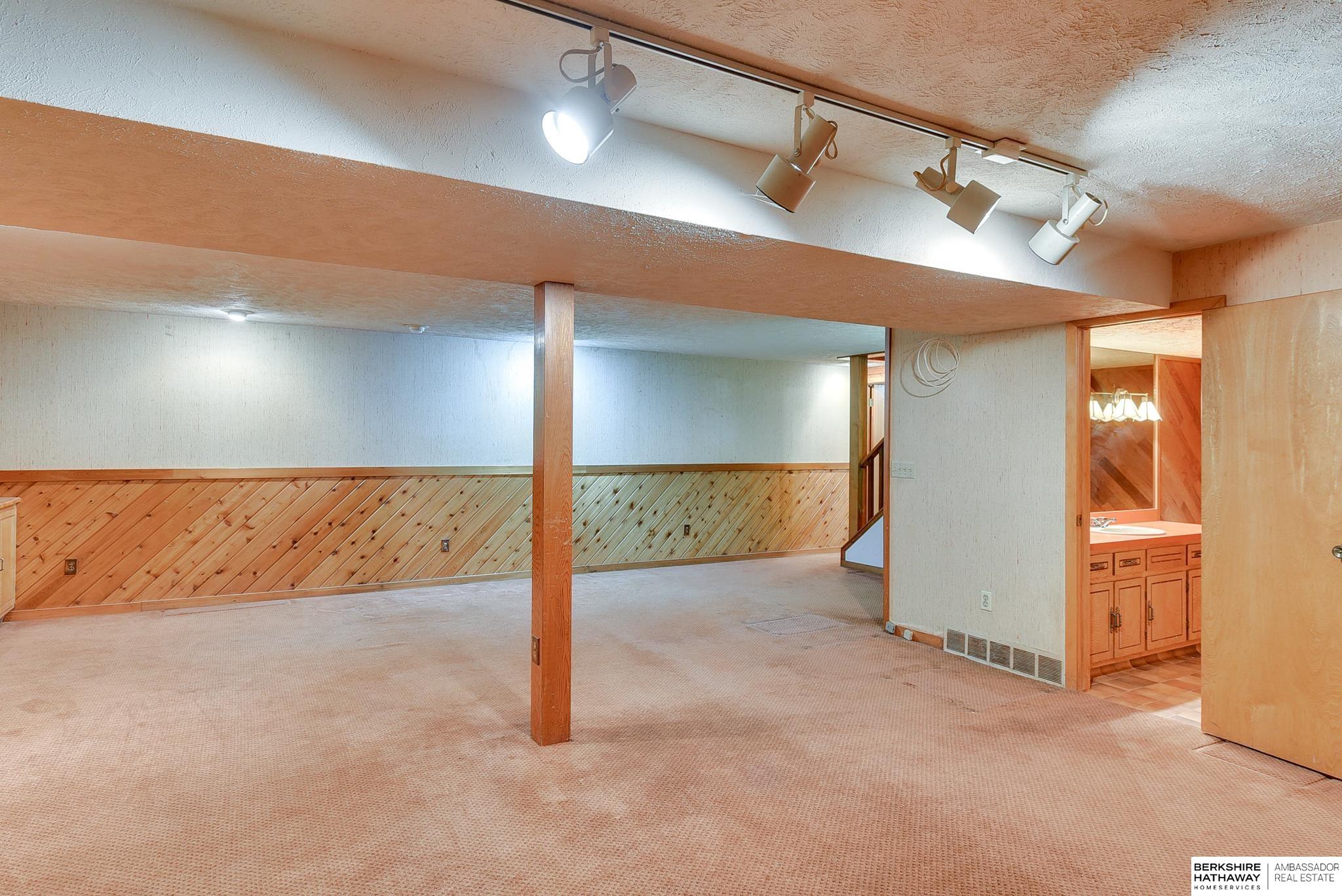 607 Meadow Road