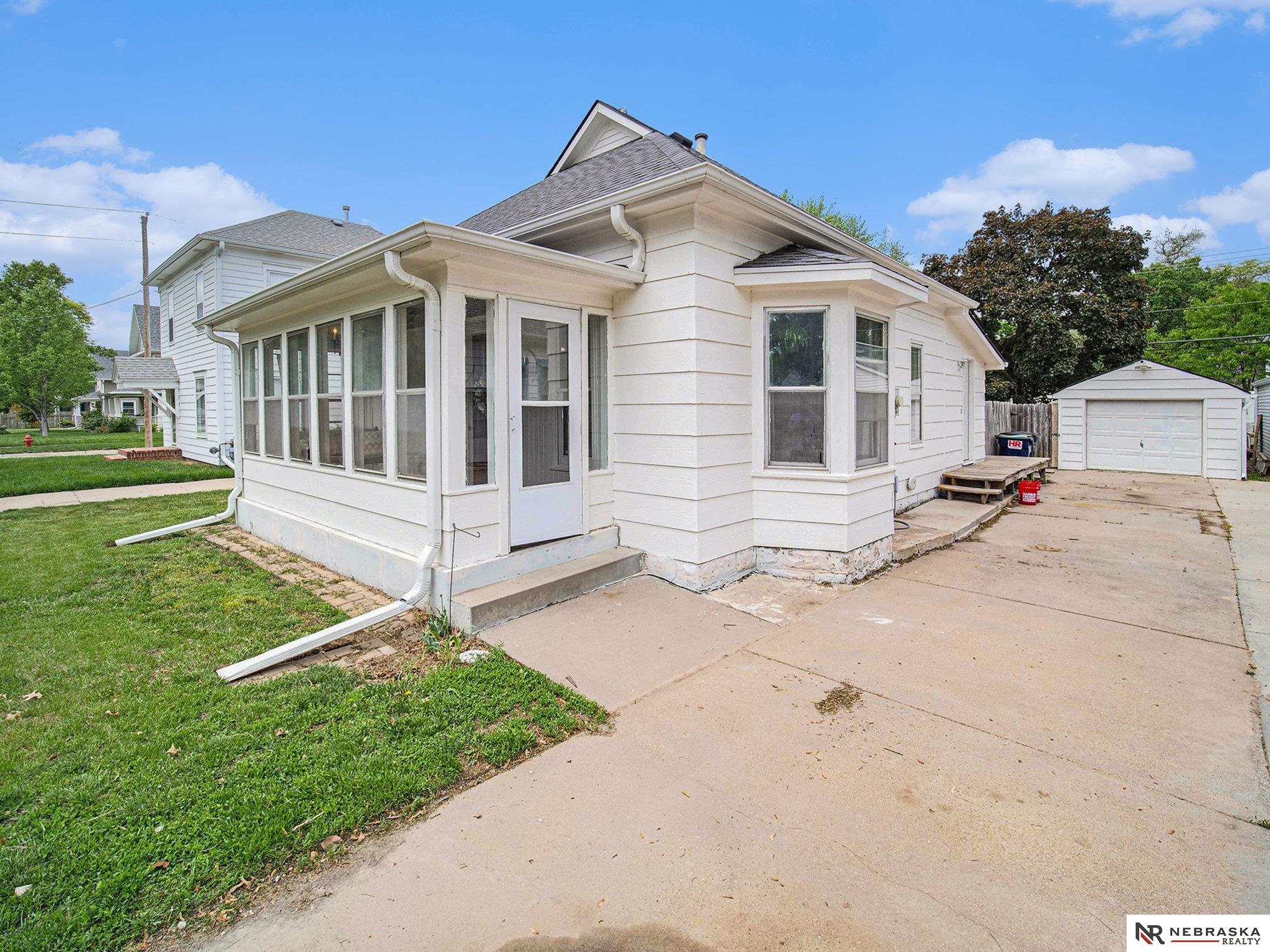 5010 Greenwood Street