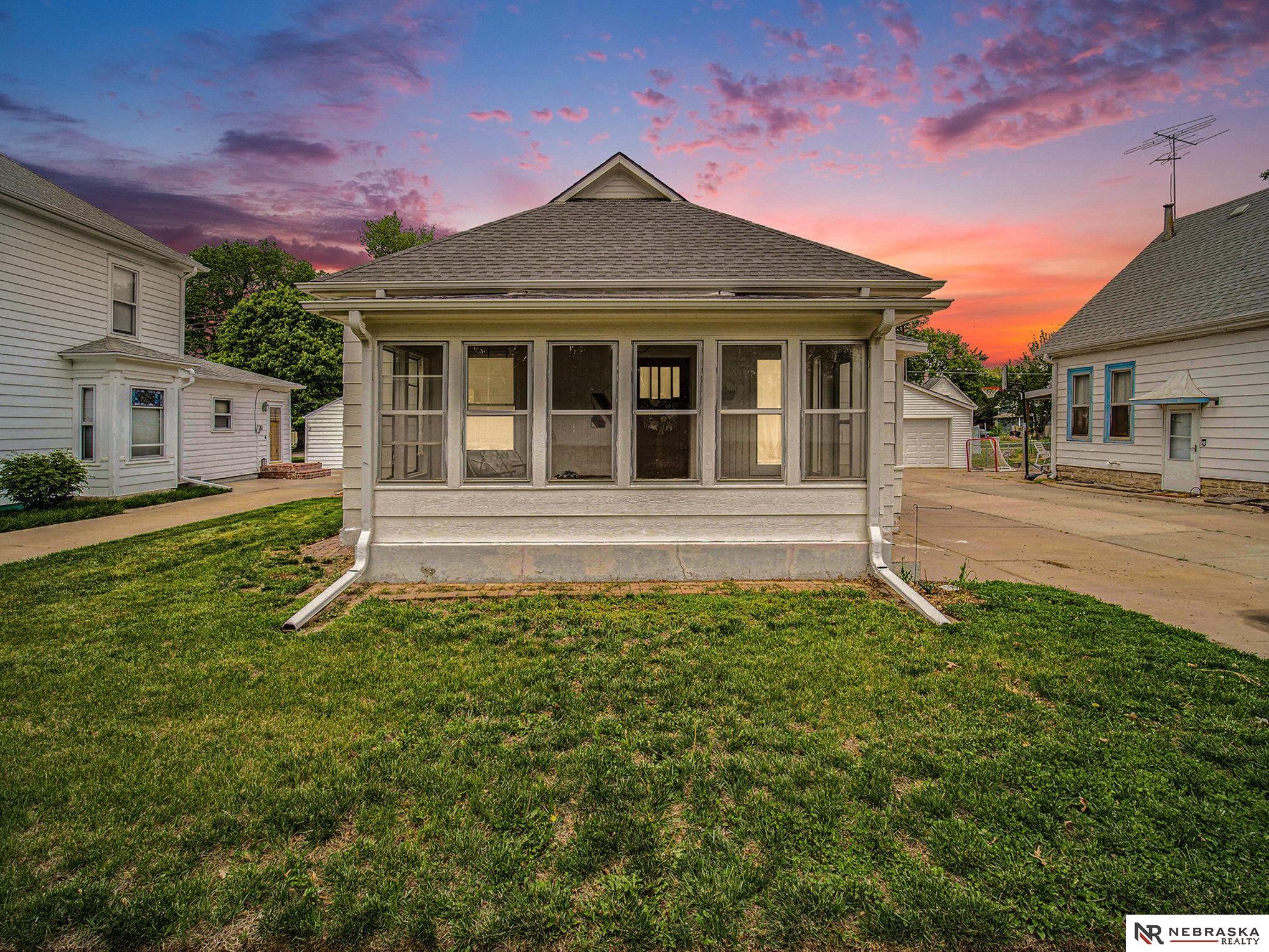 5010 Greenwood Street