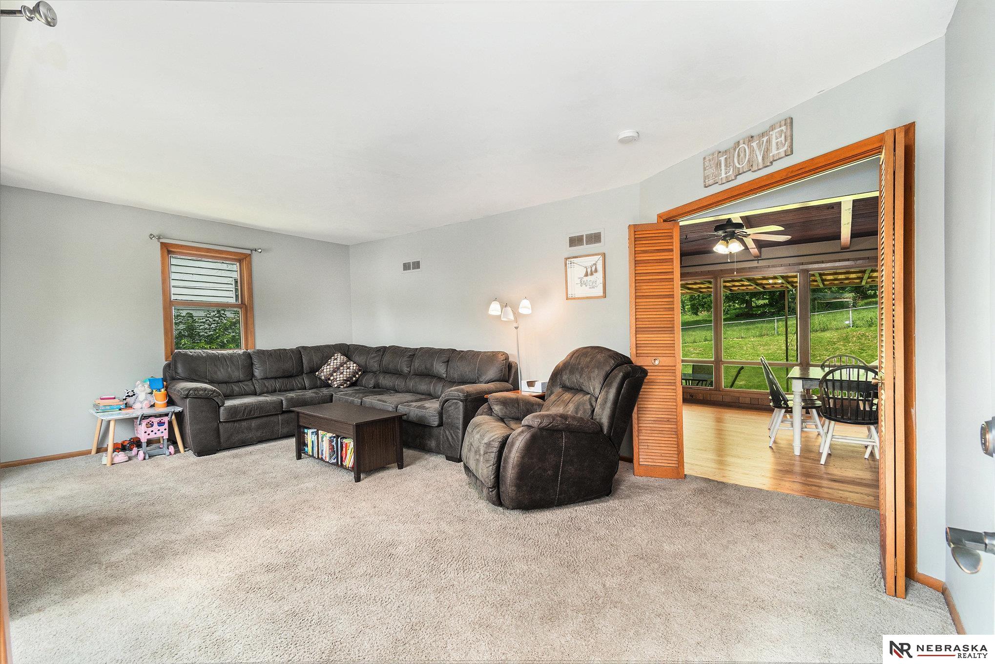 7716 Manderson Circle