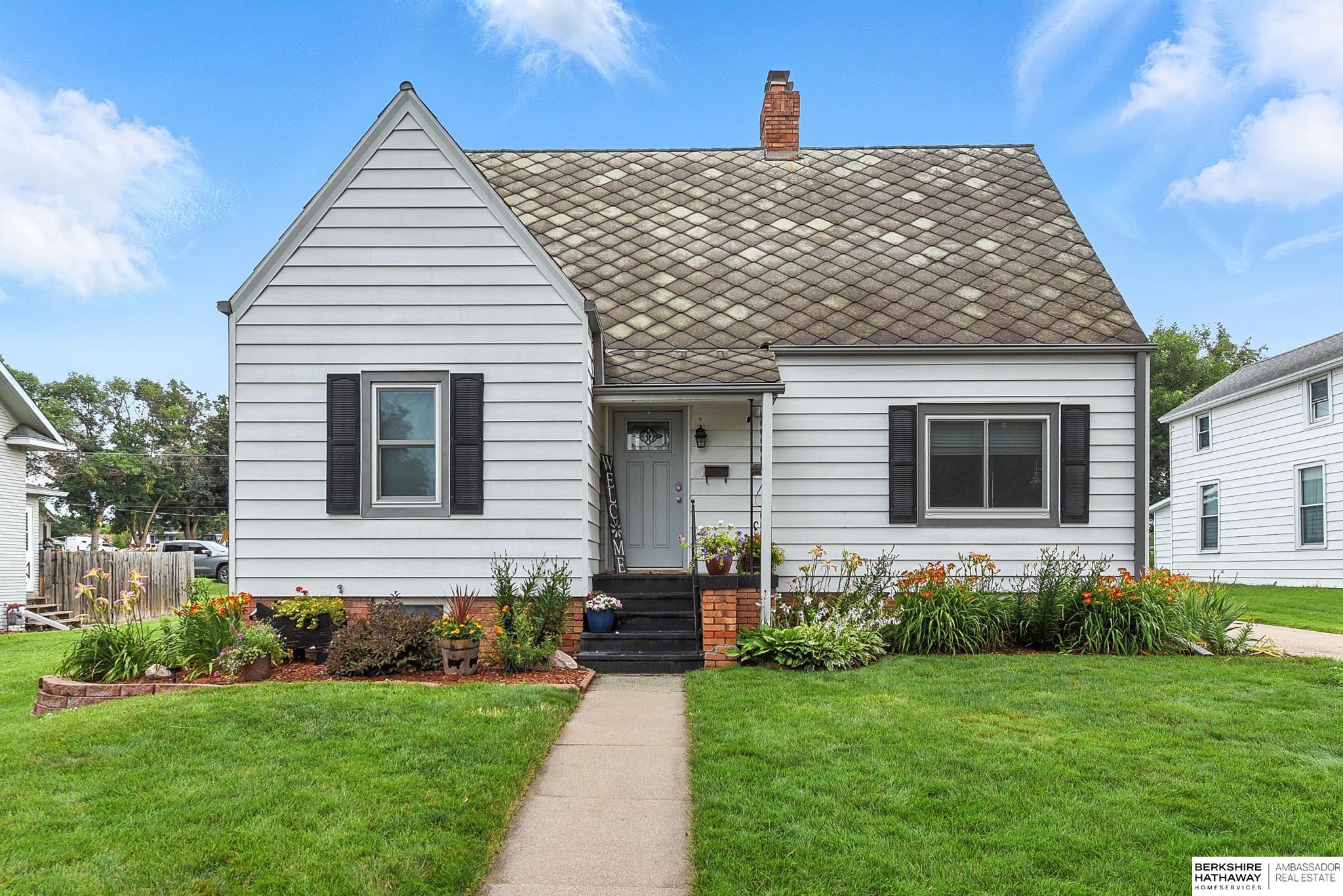 528 E 14th Street