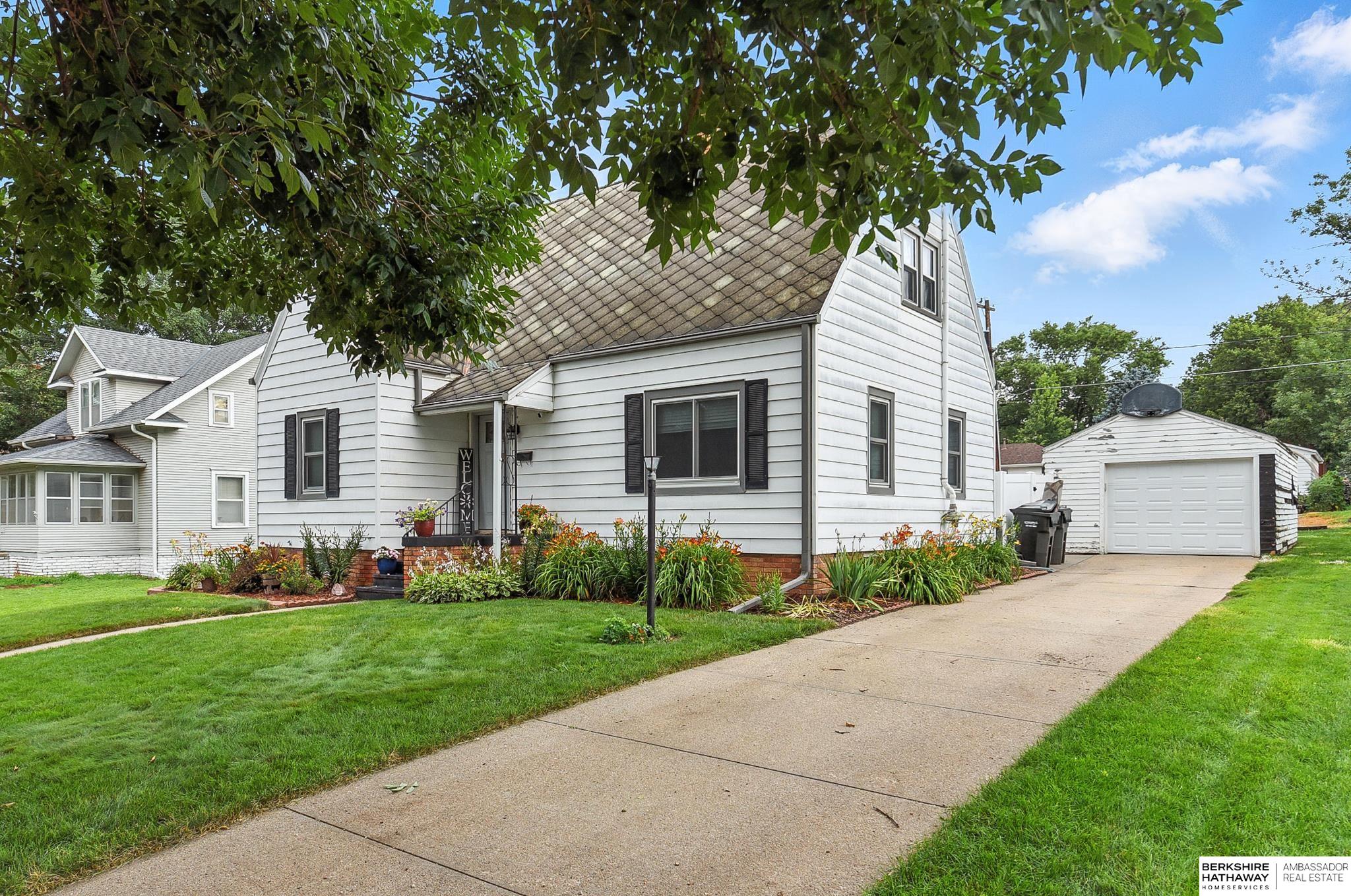 528 E 14th Street