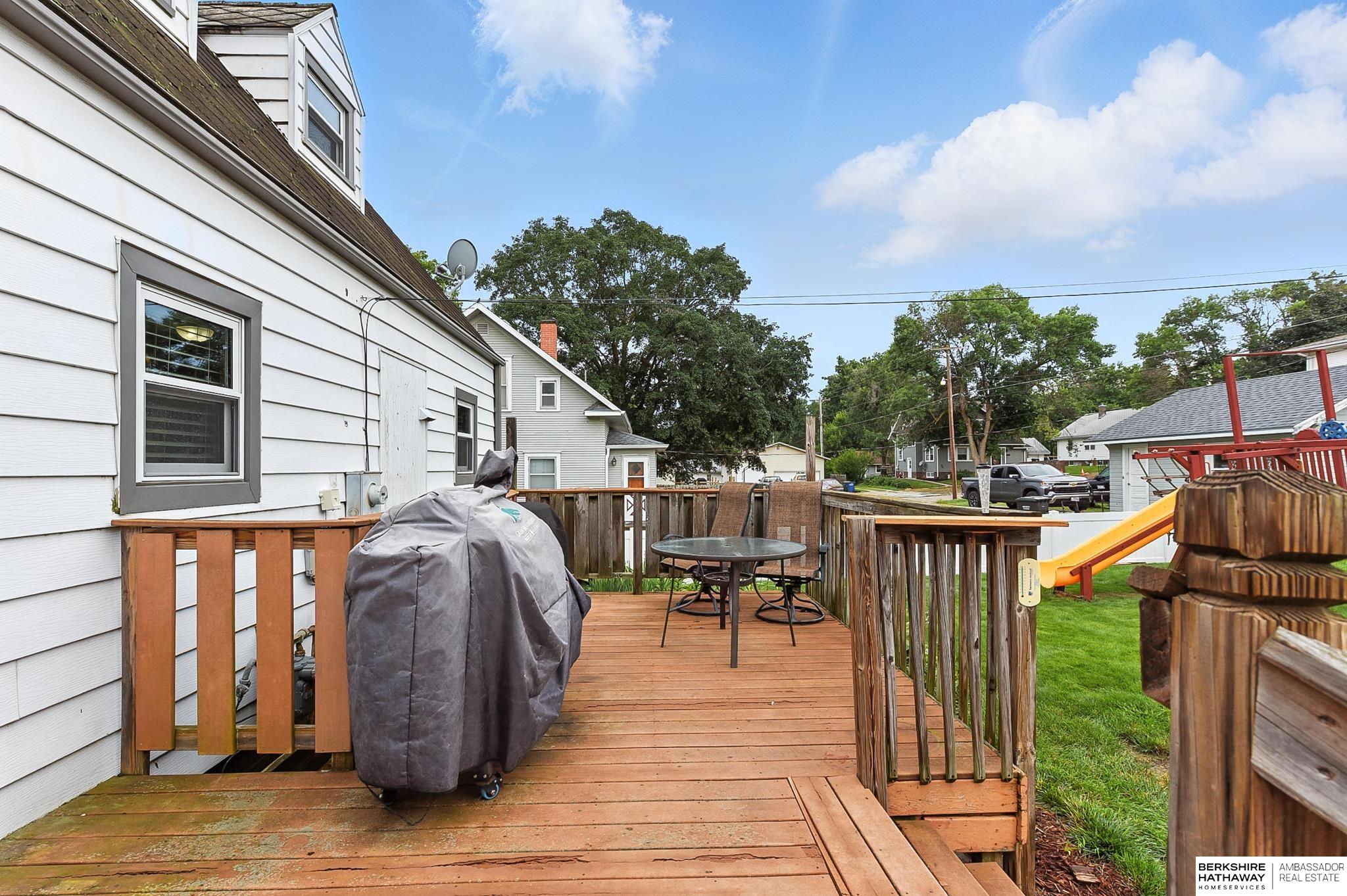 528 E 14th Street