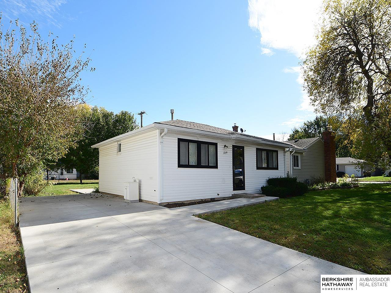 1210 N 54 Street
