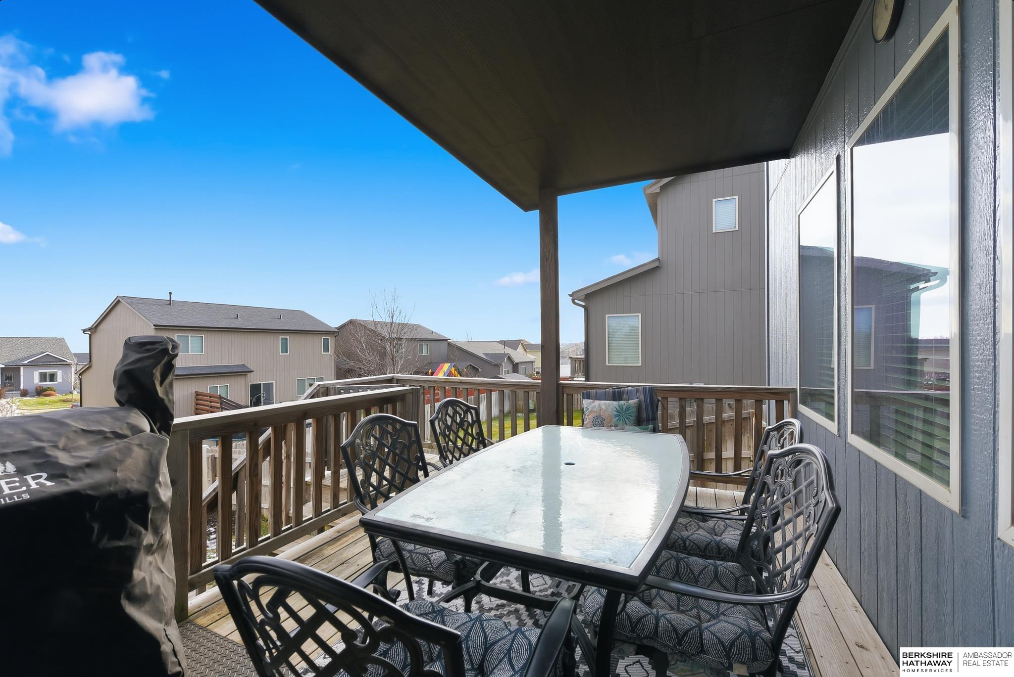 8921 N 161 Street