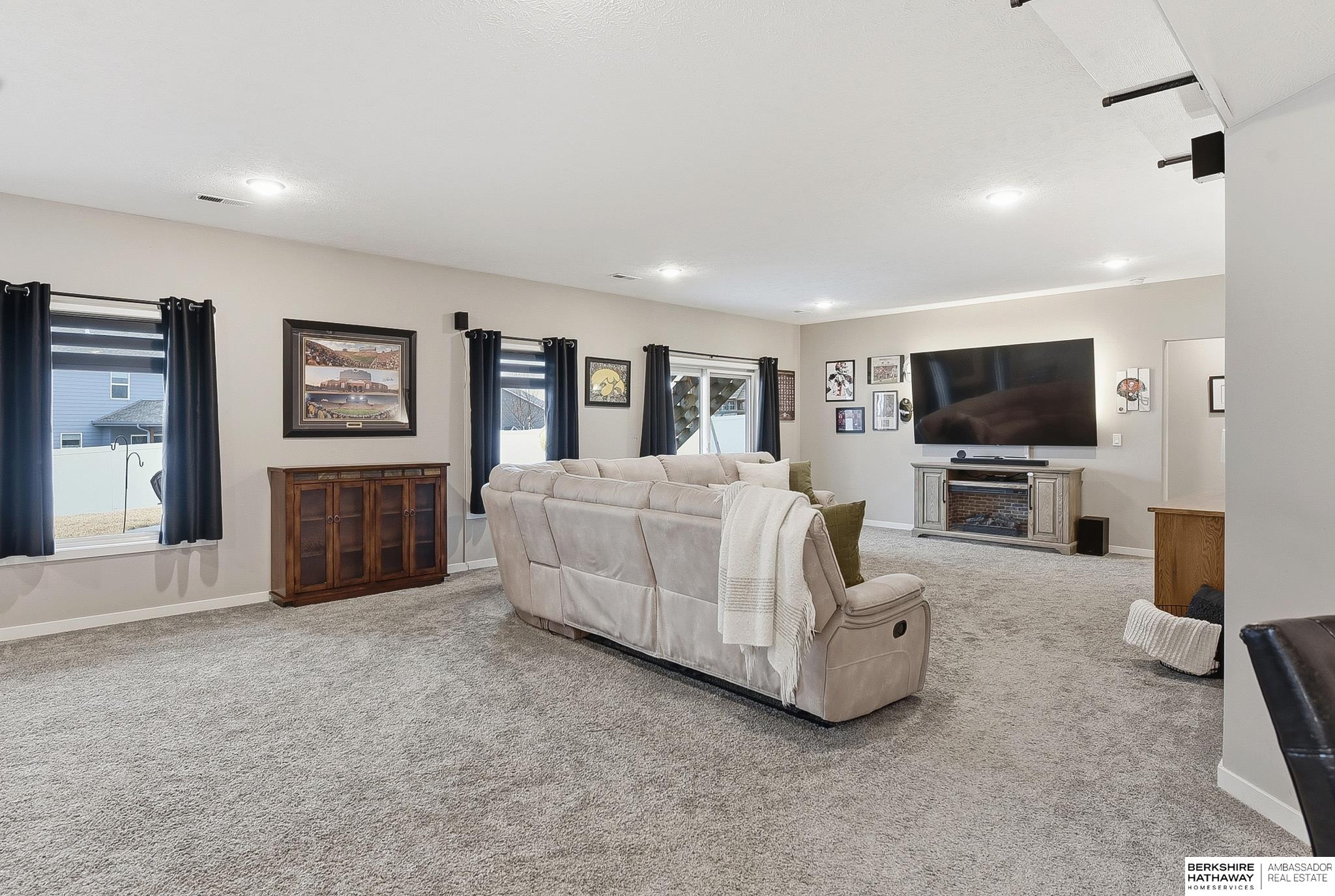 17122 Potter Street