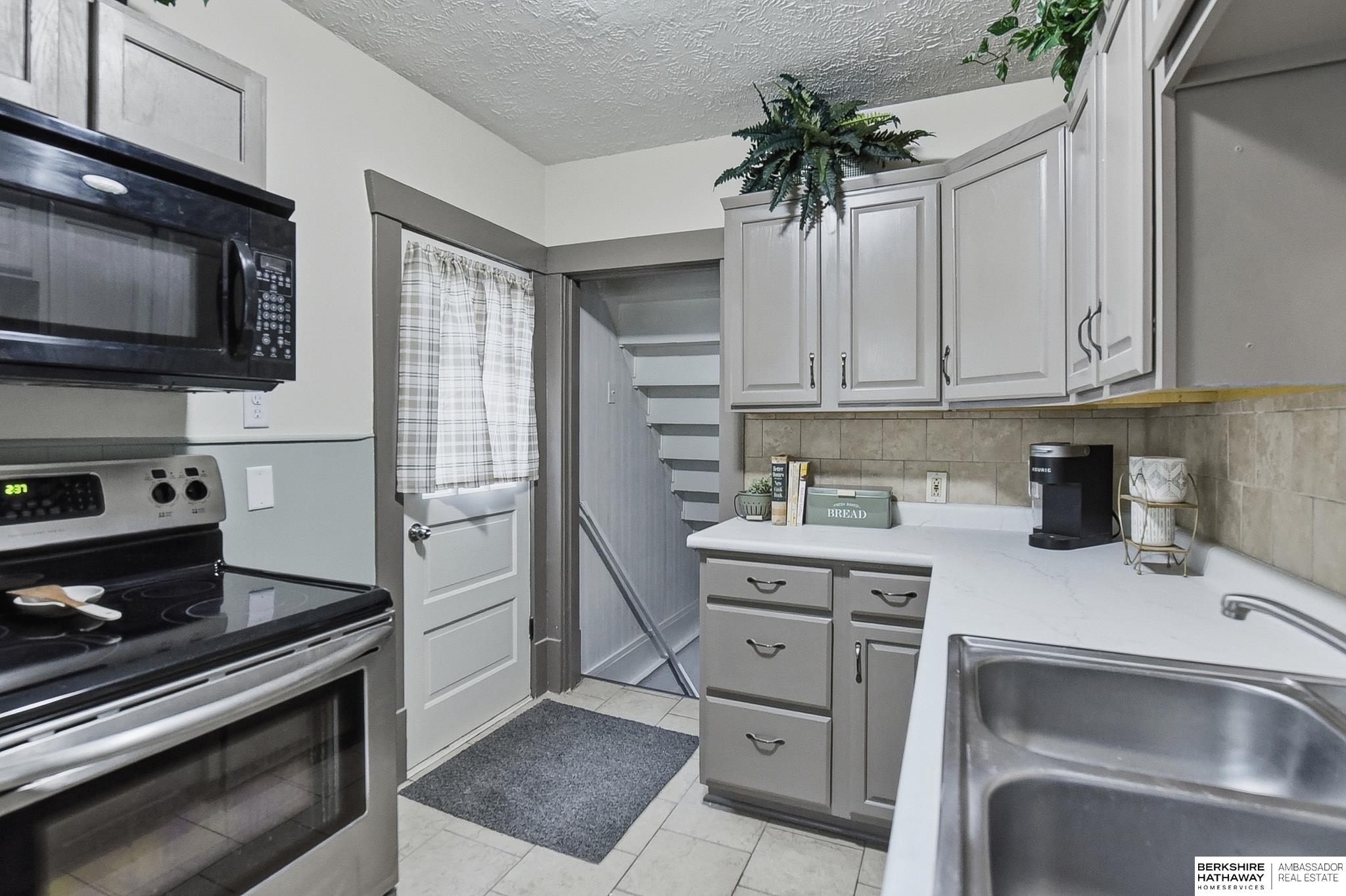 2922 N 49th Street