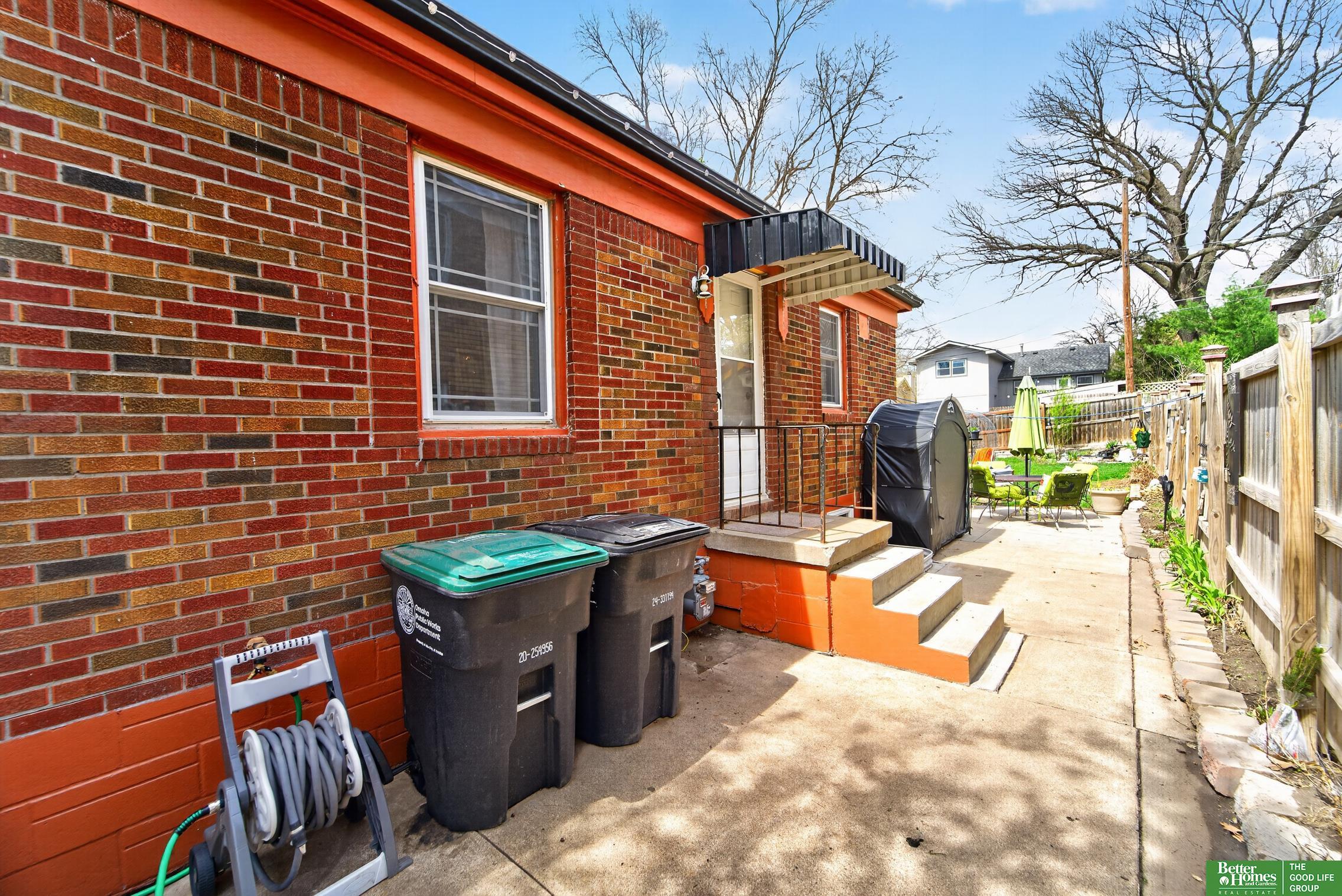 6814 Maple Street