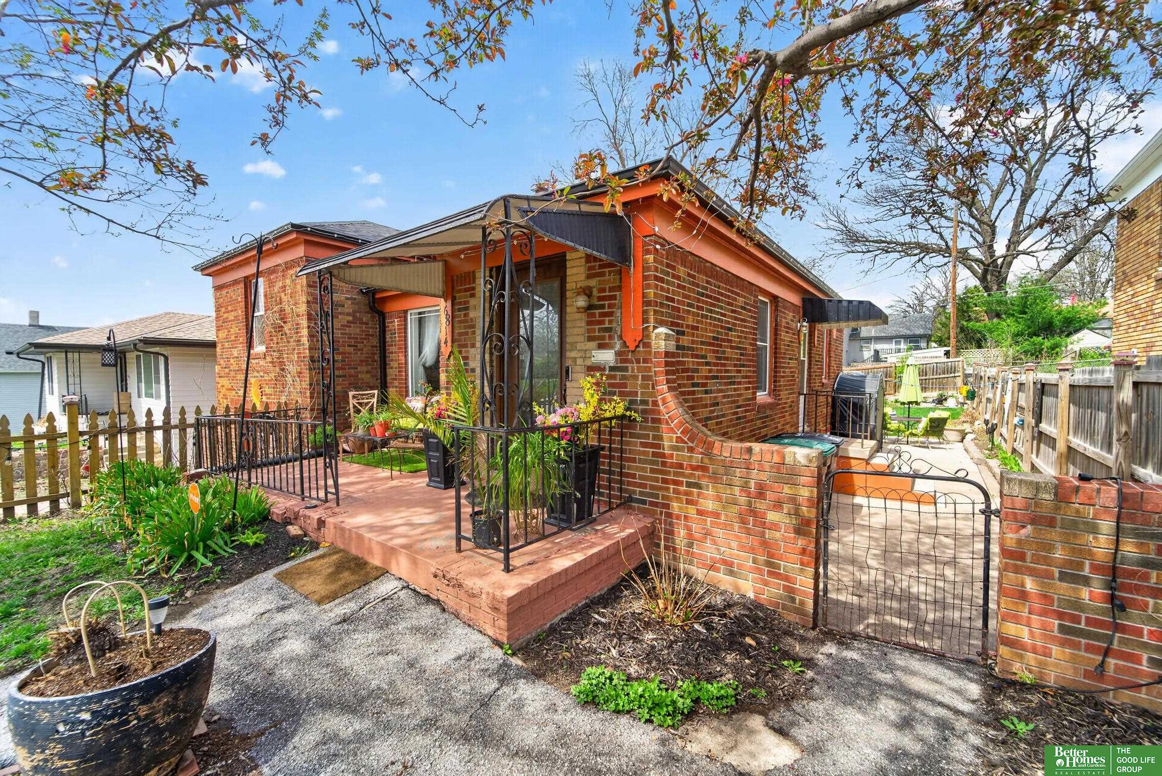 6814 Maple Street