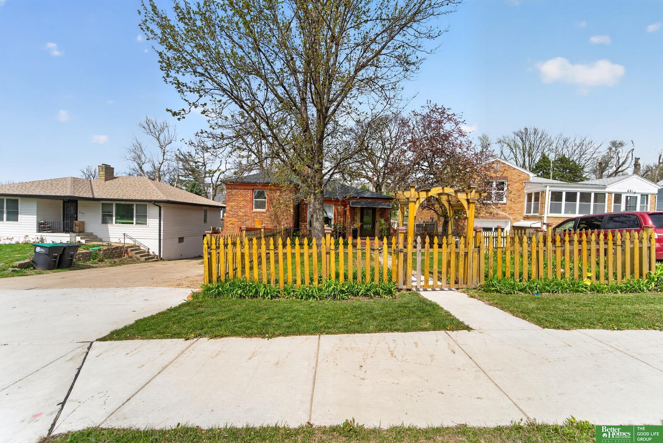6814 Maple Street