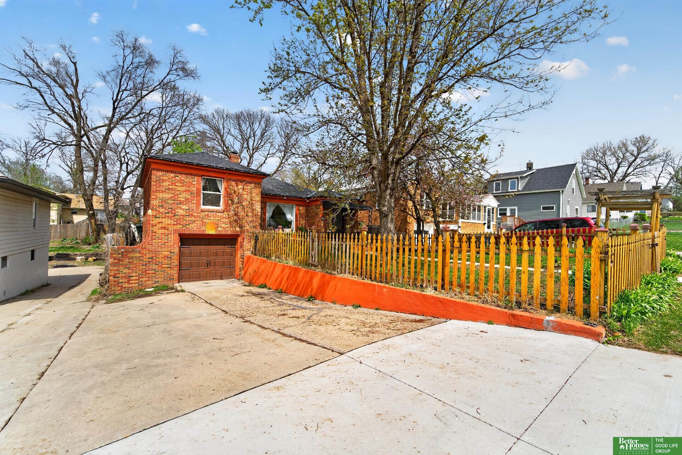 6814 Maple Street