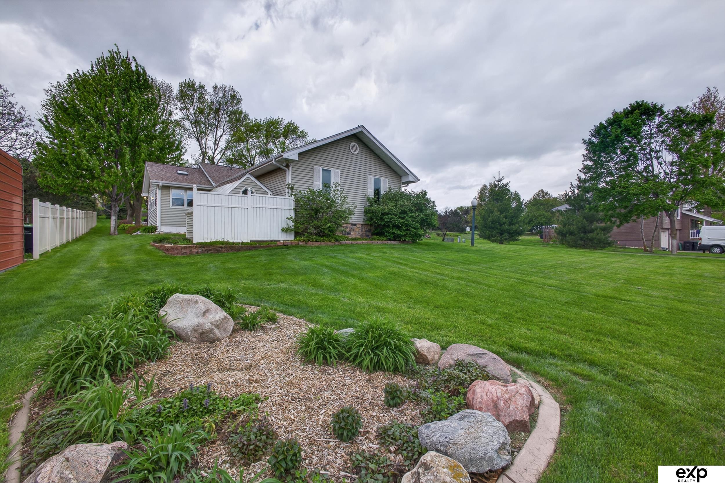 5732 S 185th Street