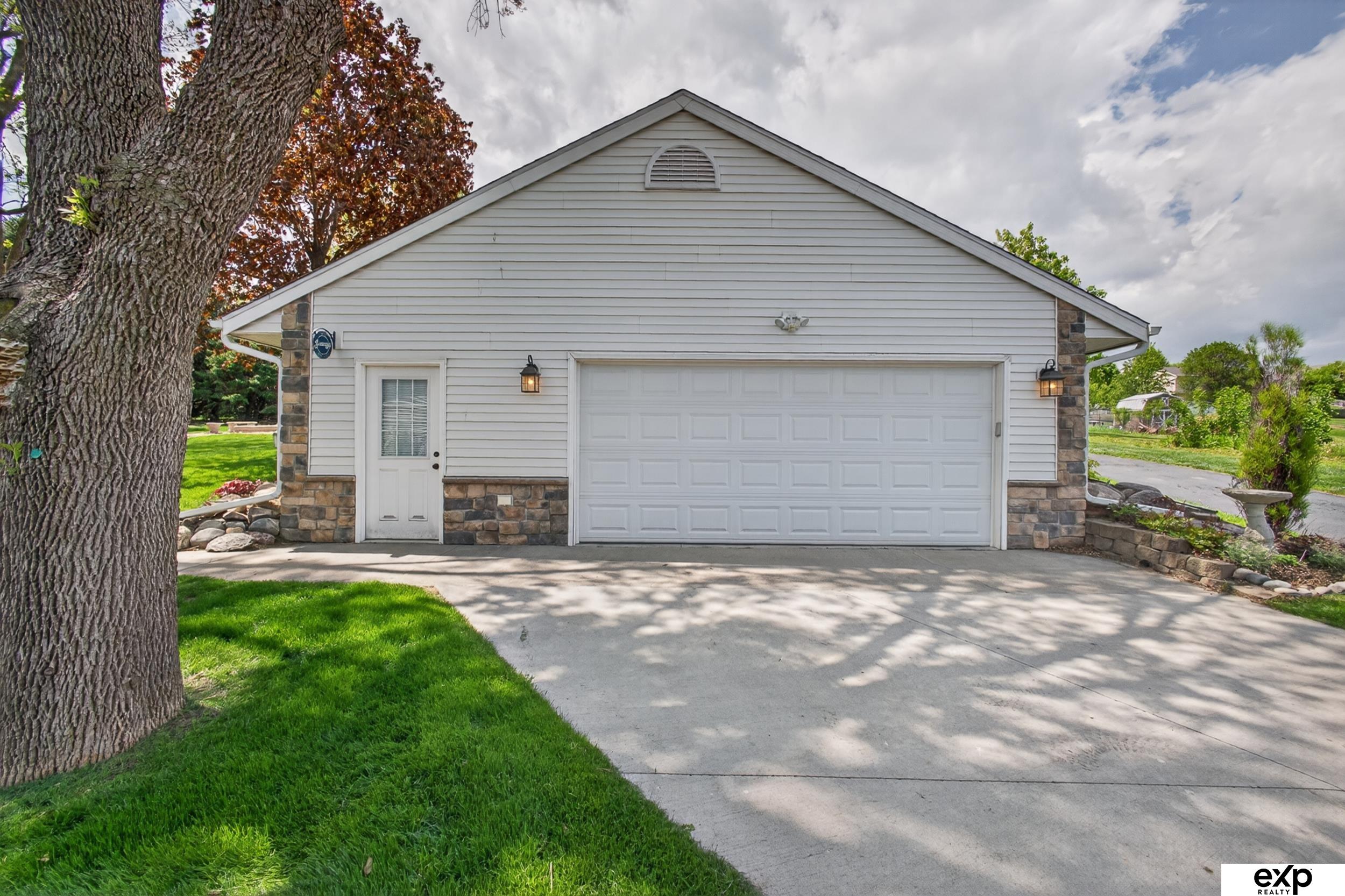 5732 S 185th Street