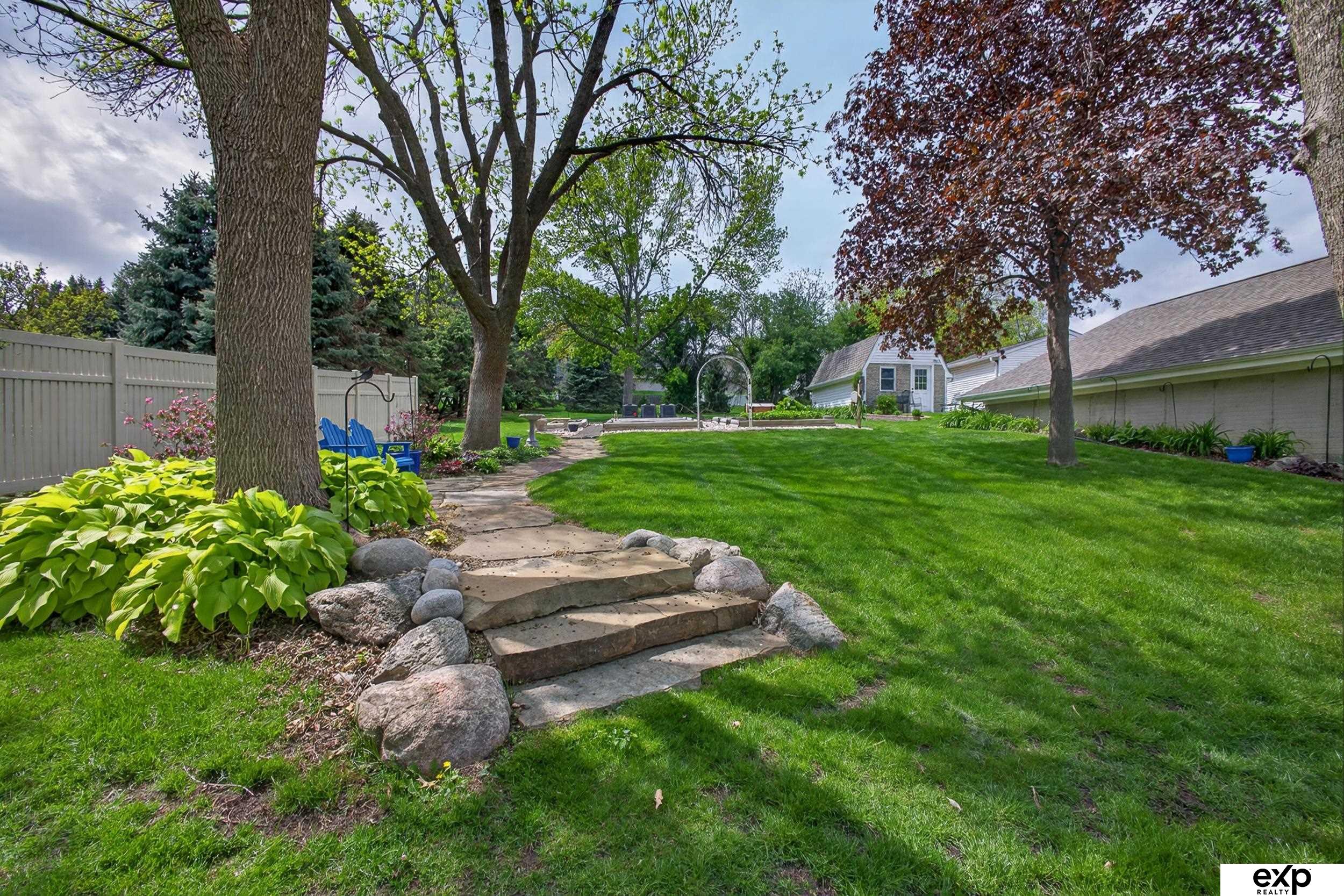 5732 S 185th Street