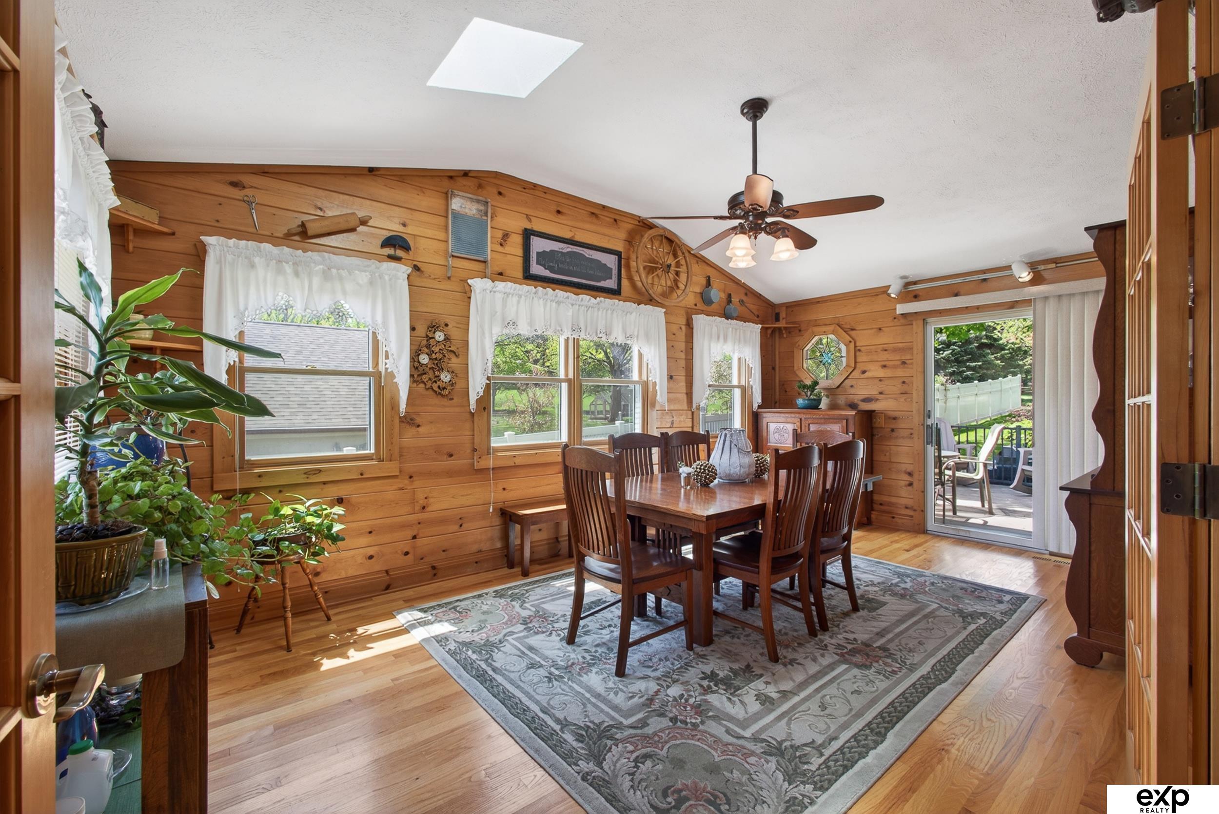 5732 S 185th Street