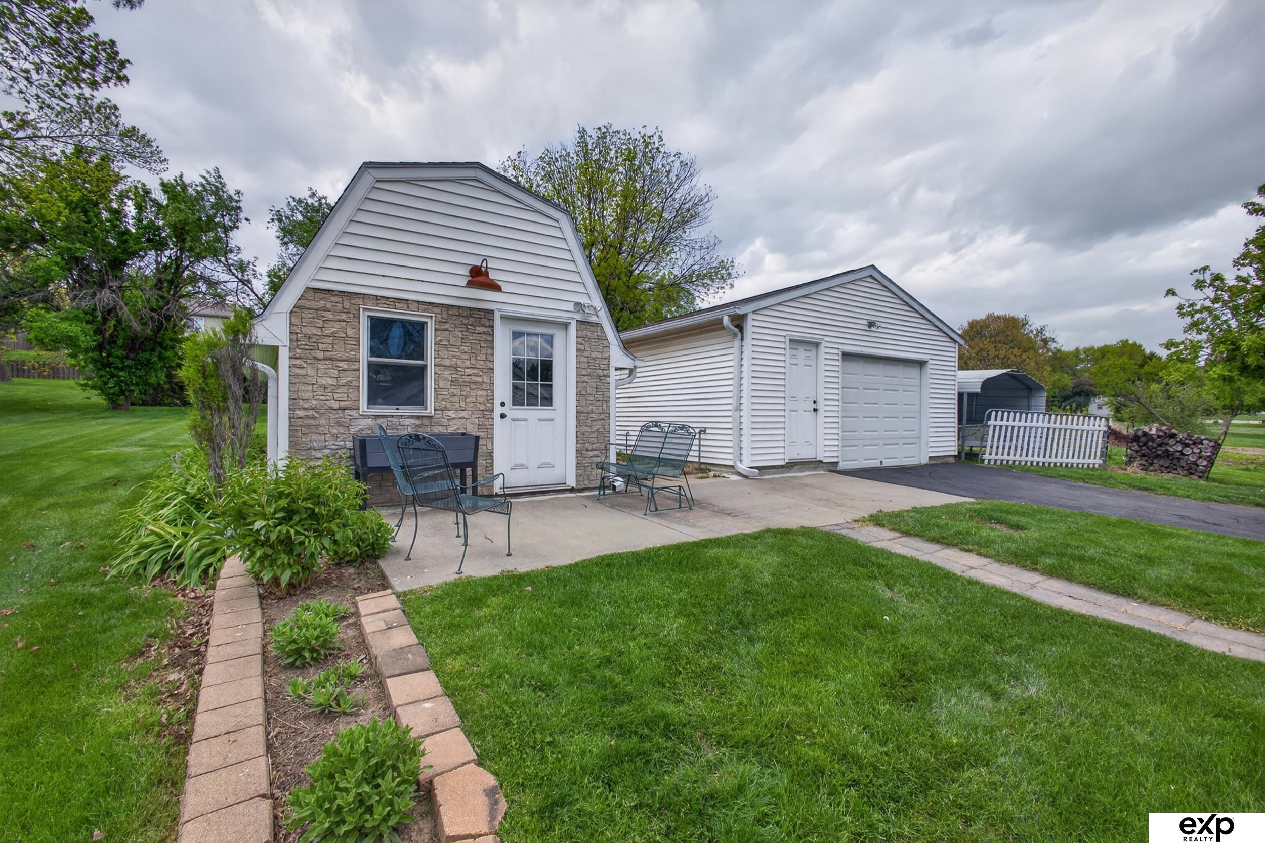 5732 S 185th Street