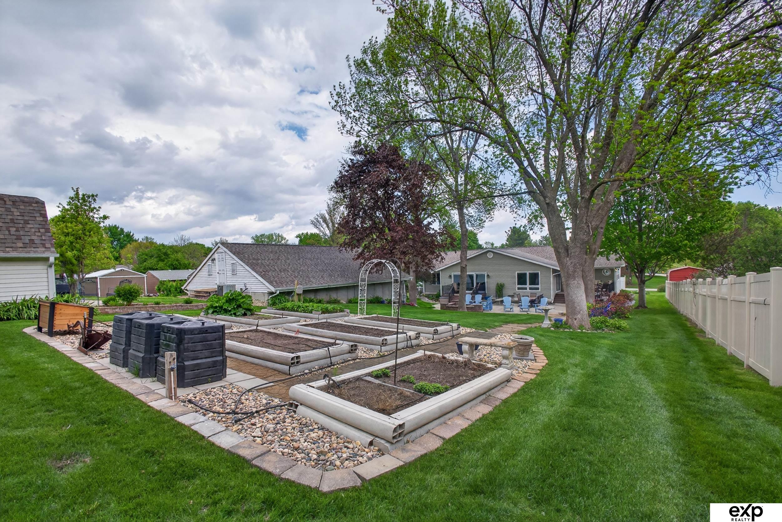 5732 S 185th Street