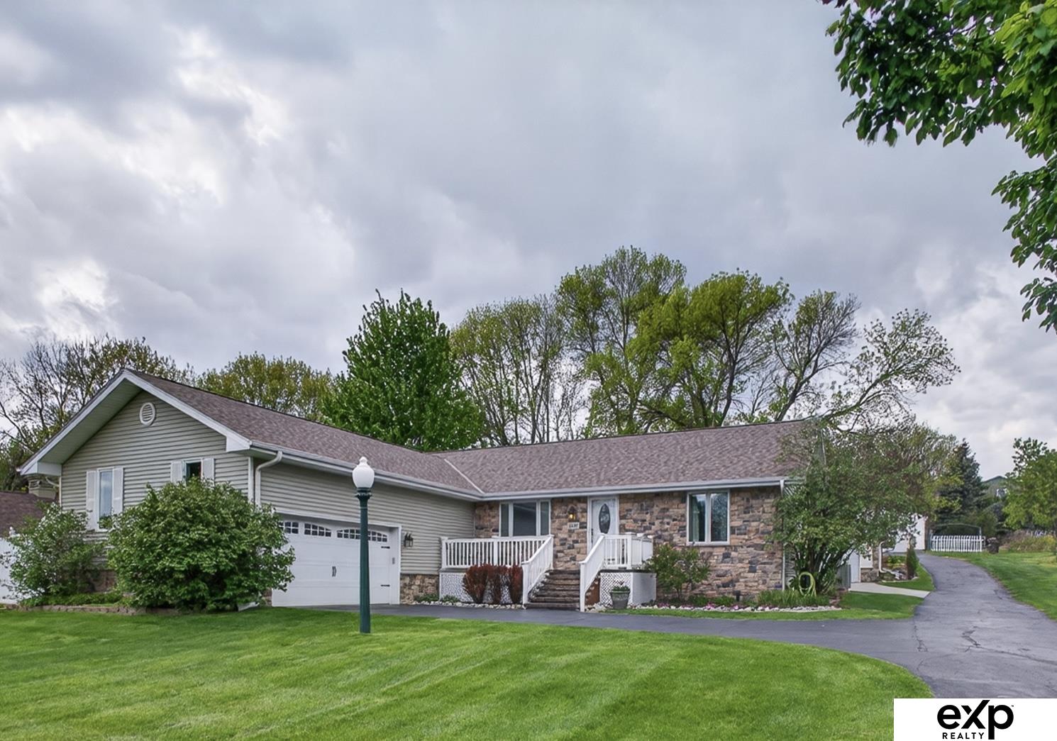 5732 S 185th Street