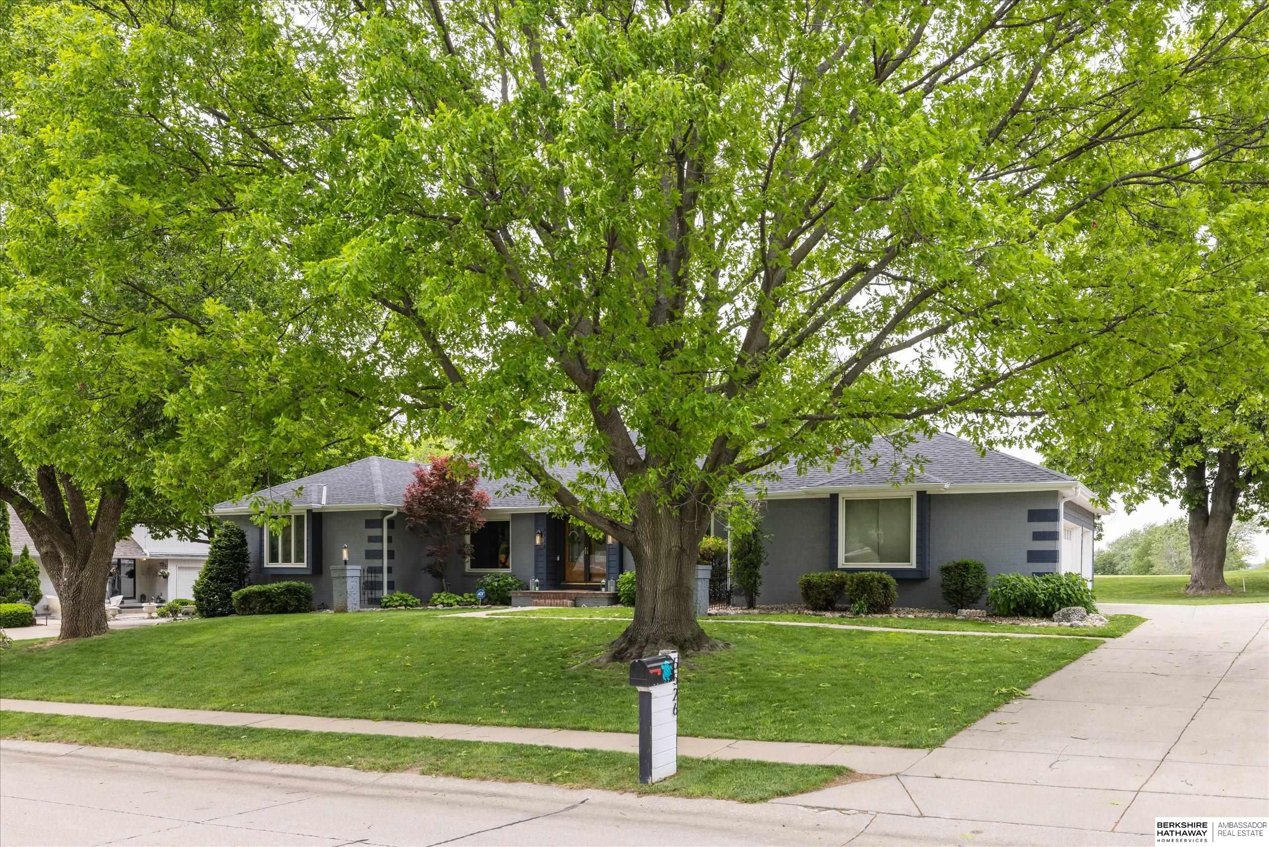5526 S 124th Street