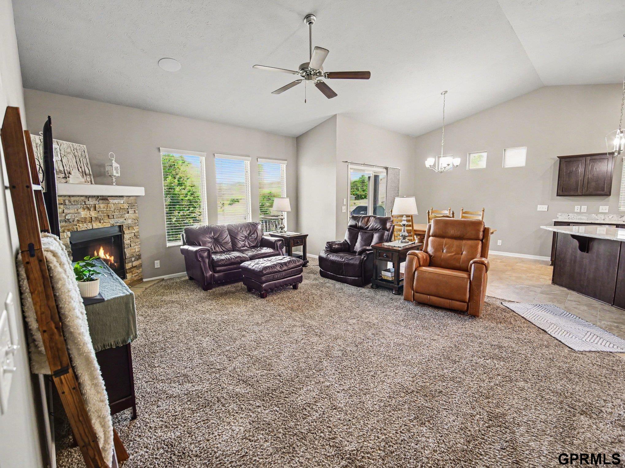 7006 N 143 Circle