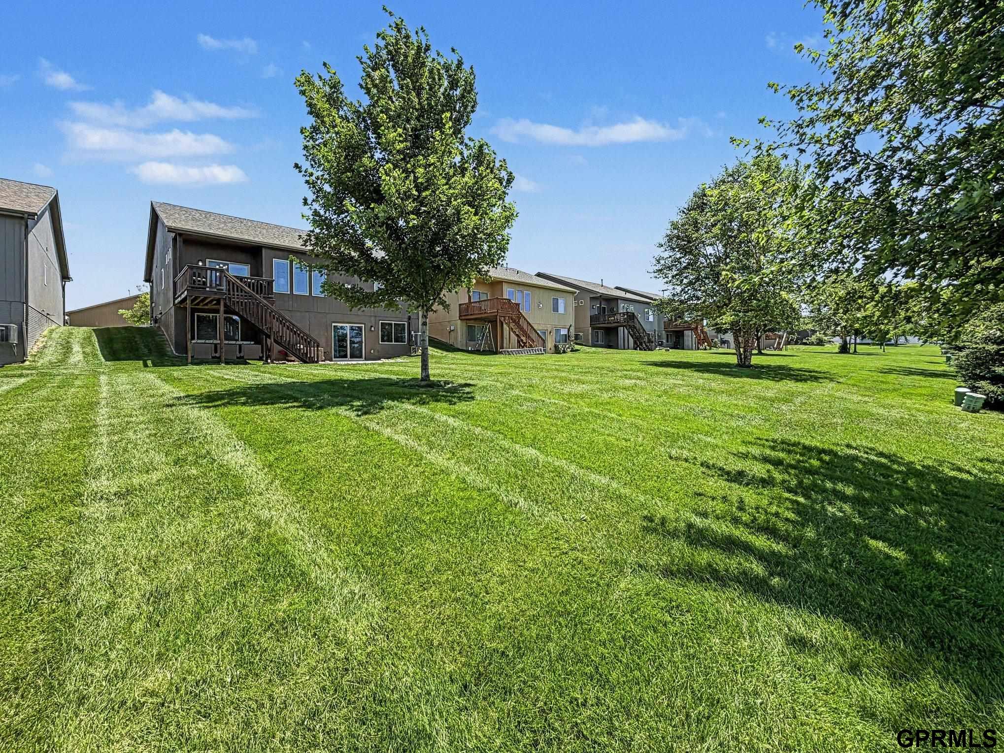 7006 N 143 Circle