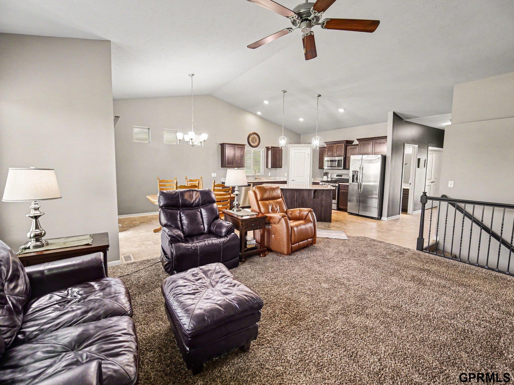 7006 N 143 Circle