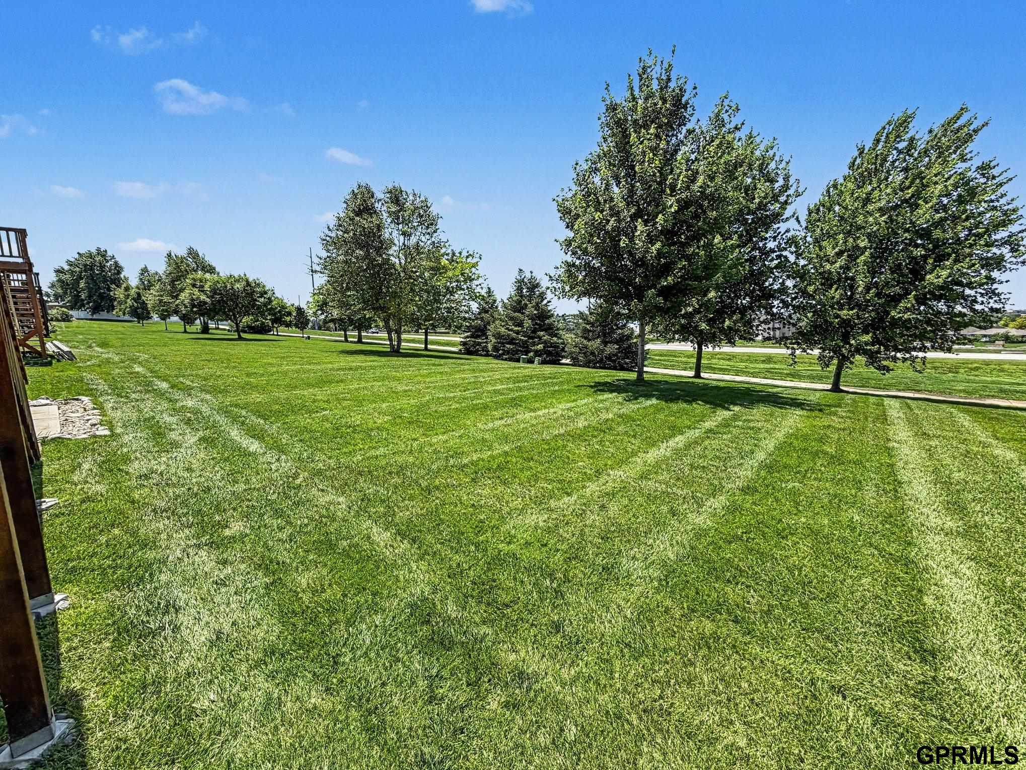 7006 N 143 Circle