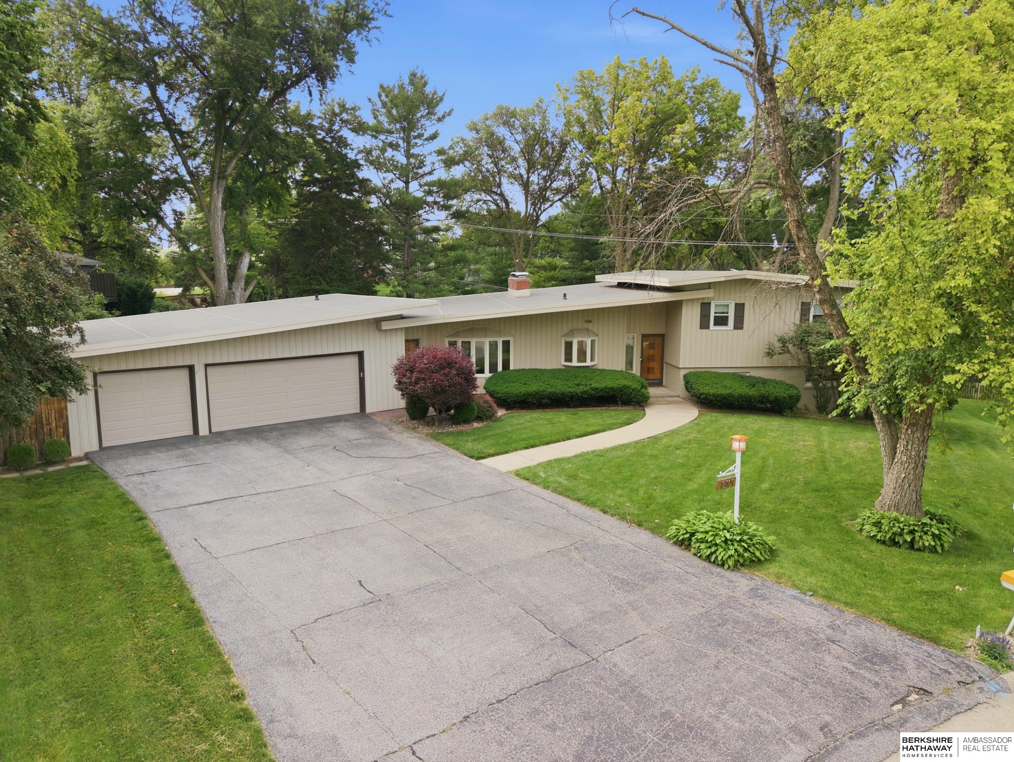 8101 Walnut Circle