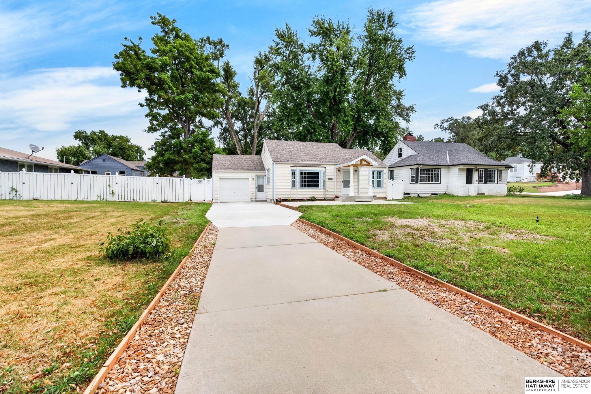7205 Minne Lusa Boulevard
