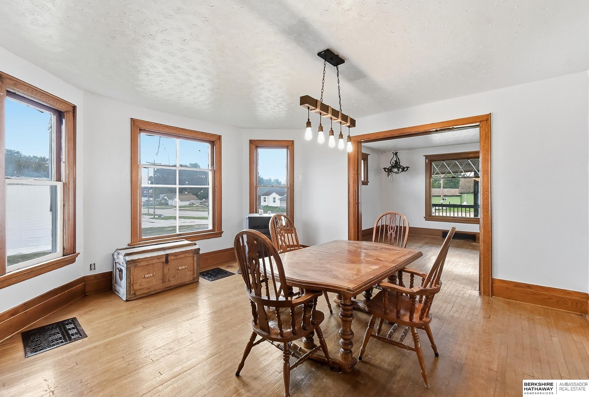 652 W 7th Street