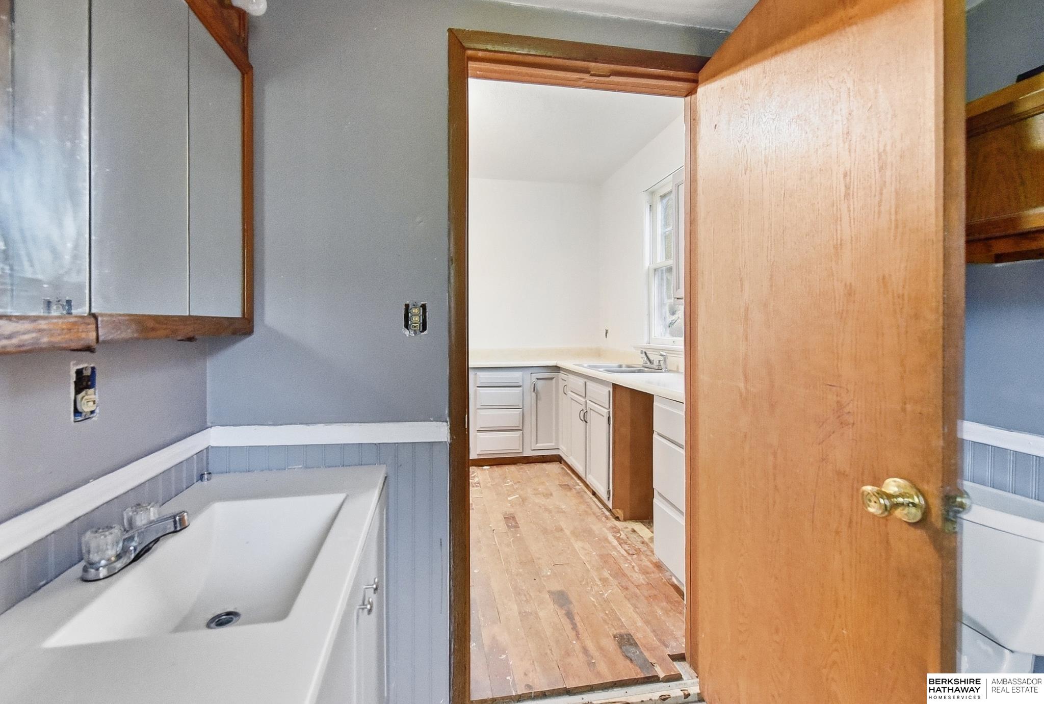 652 W 7th Street