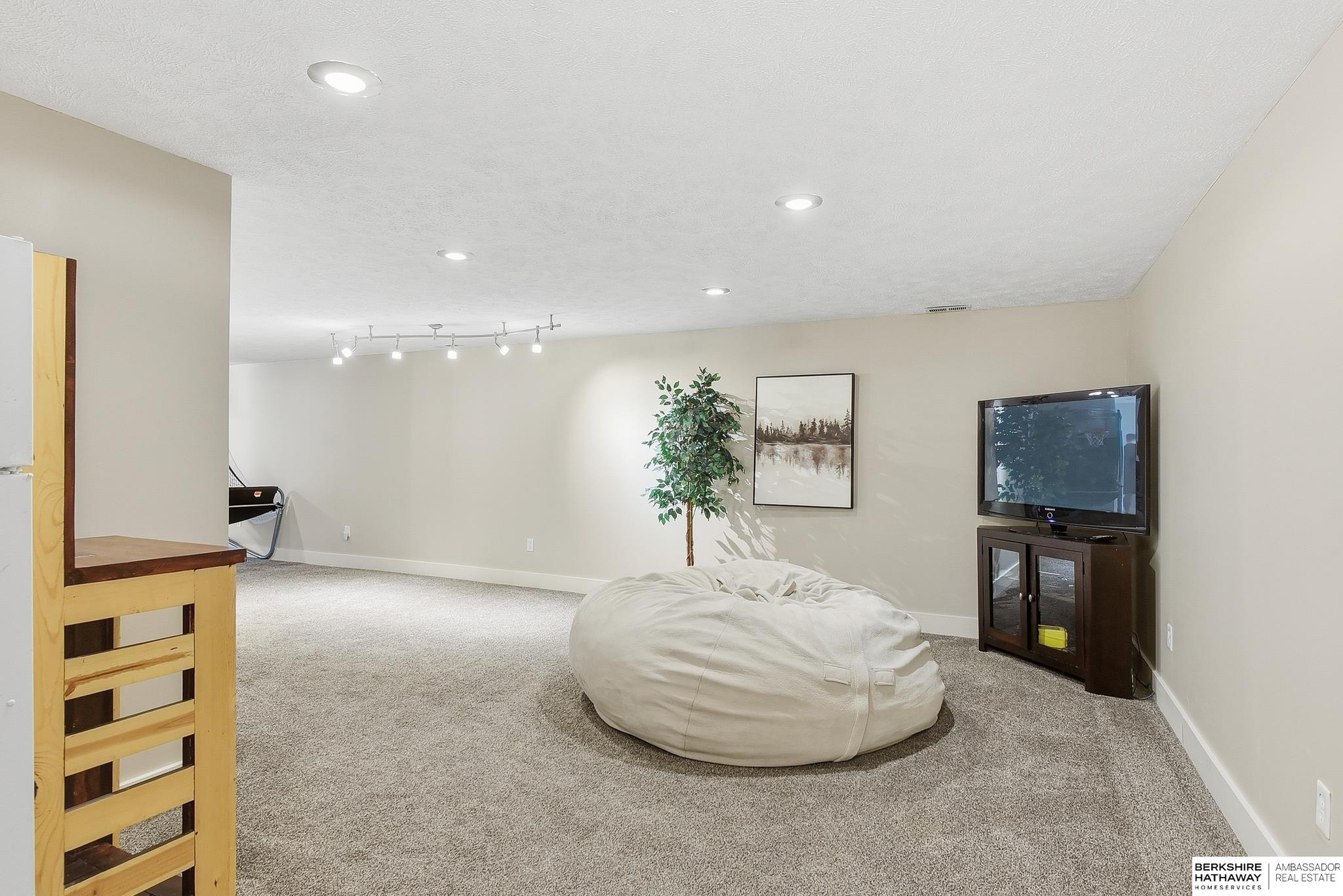 10212 Rosewater Parkway