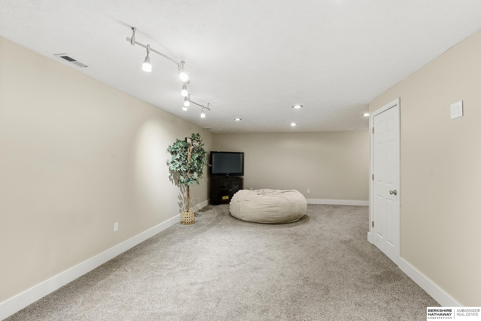 10212 Rosewater Parkway