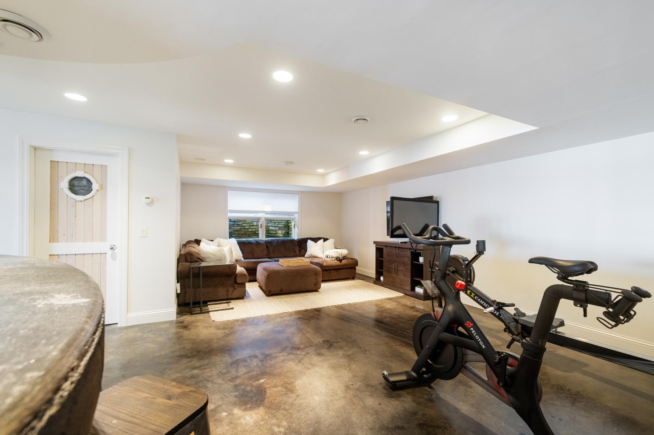 9284 Interlachen Road