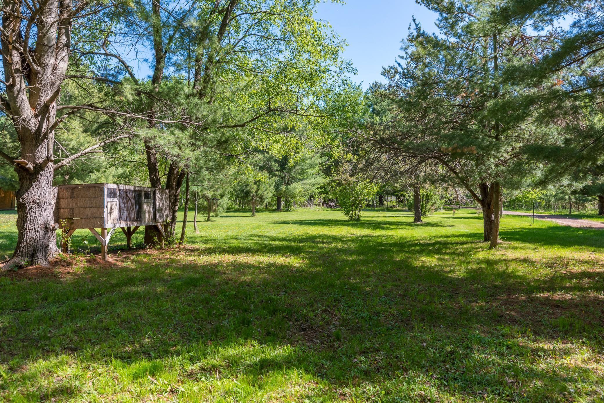 8296 Gladstone Lake Road