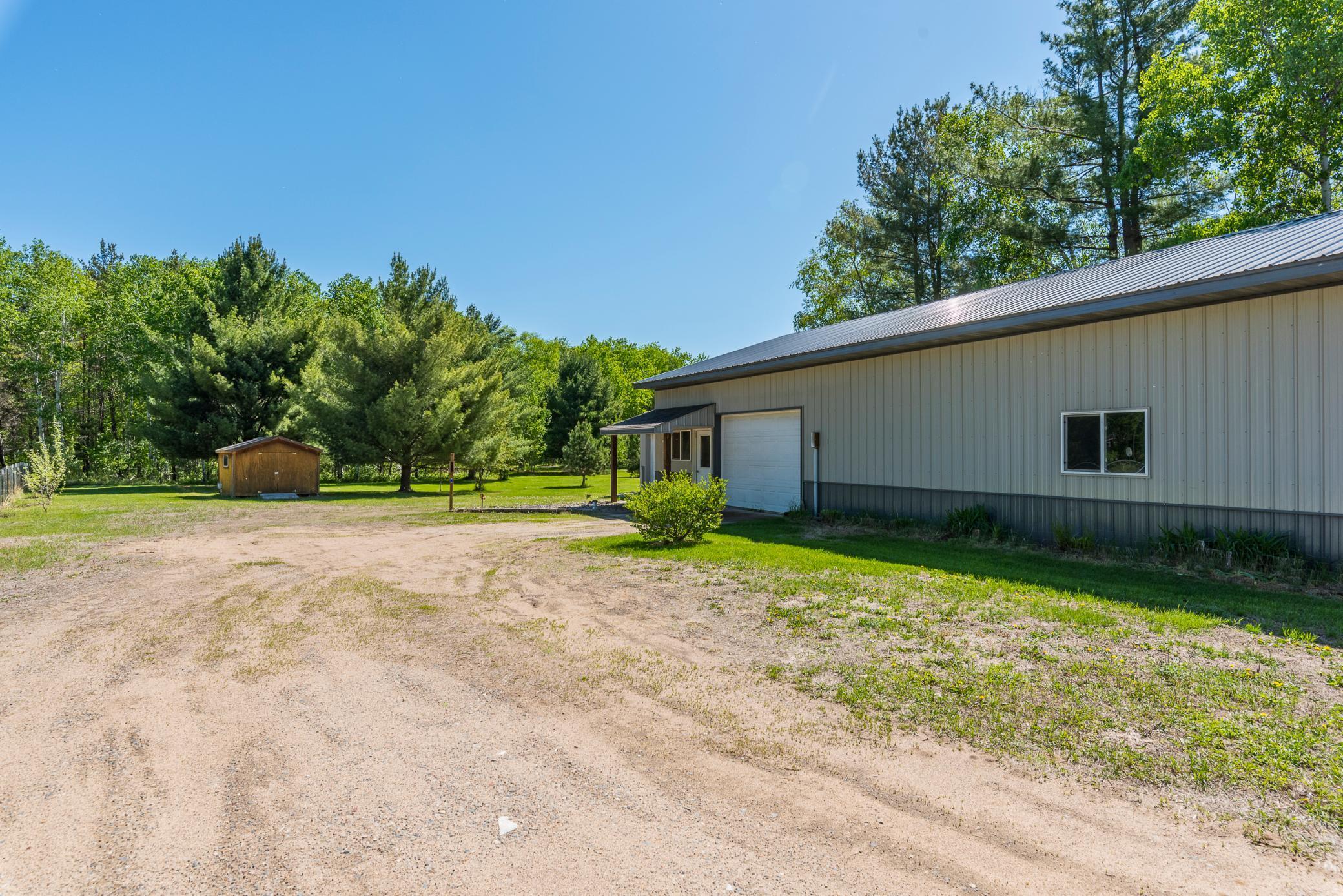 8296 Gladstone Lake Road