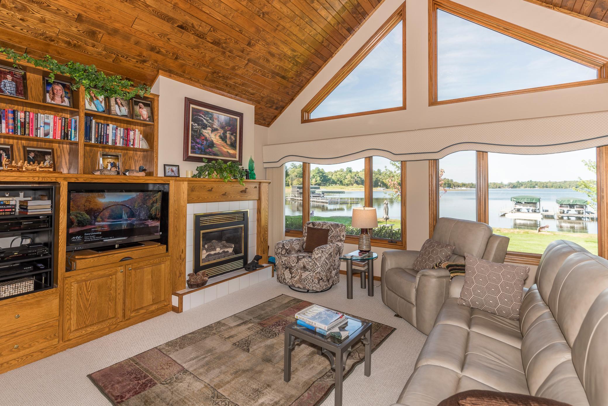24945 Viking Drive