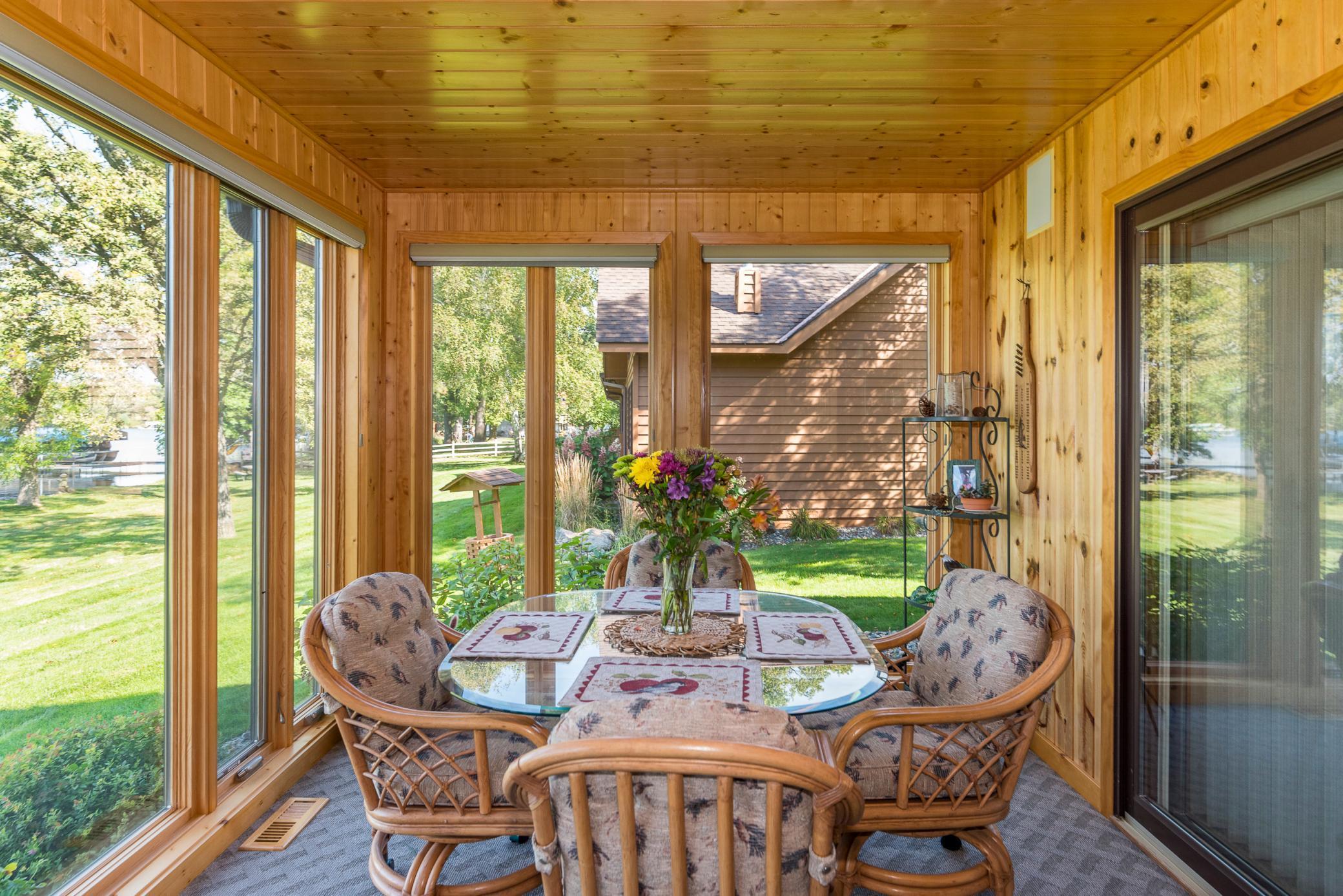 24945 Viking Drive